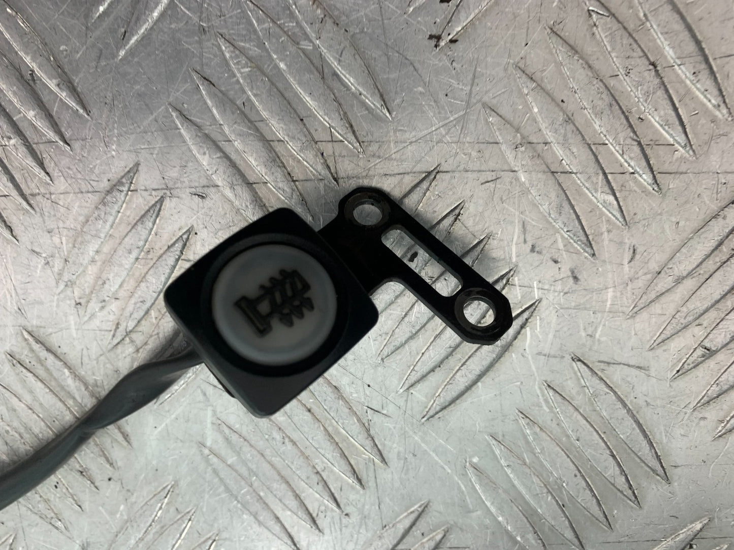 TRIUMPH 675 STREET TRIPLE RX HEATED GRIP SWITCH   2015- 2017 (CMB1299)