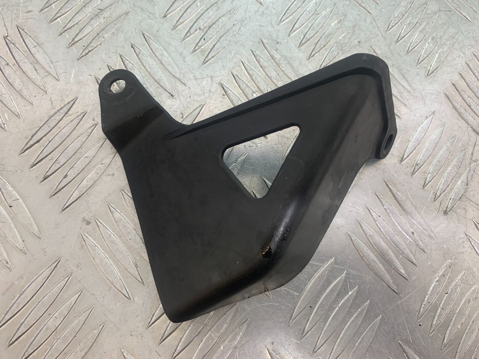 HONDA CBR 929 RRY FIREBLADE CHAIN GUARD YEAR 2000-01 (CMB1026)