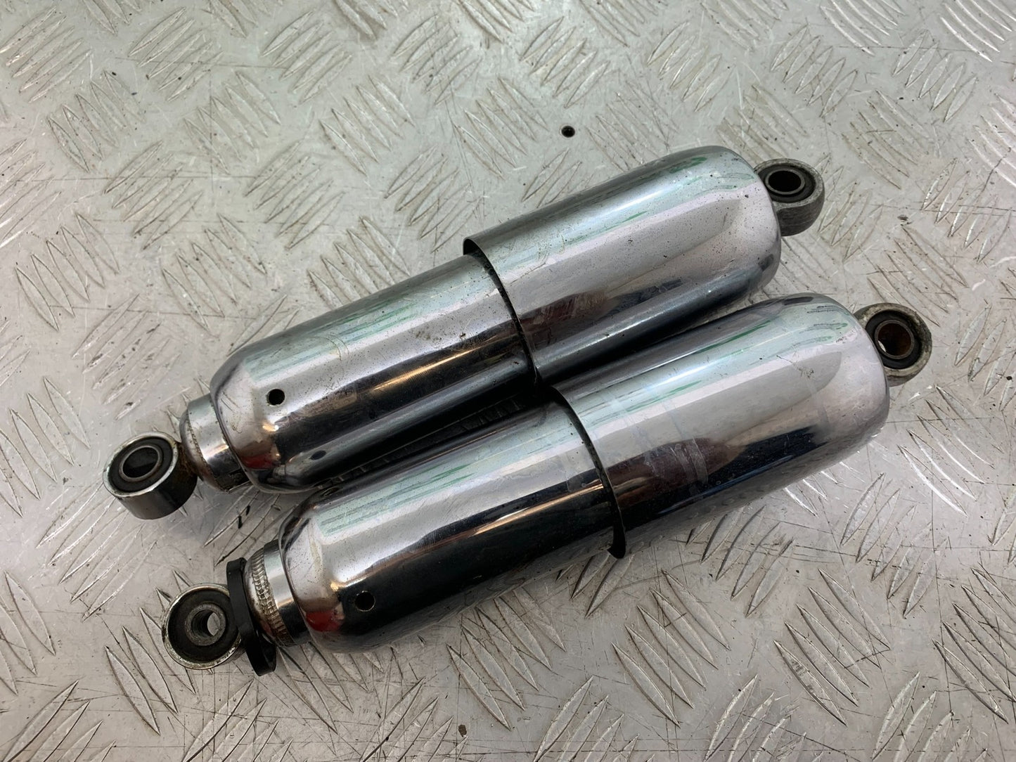 YAMAHA XV1100 XV 1100 VIRAGO REAR SHOCKS 1990-1999 (CMB1190)