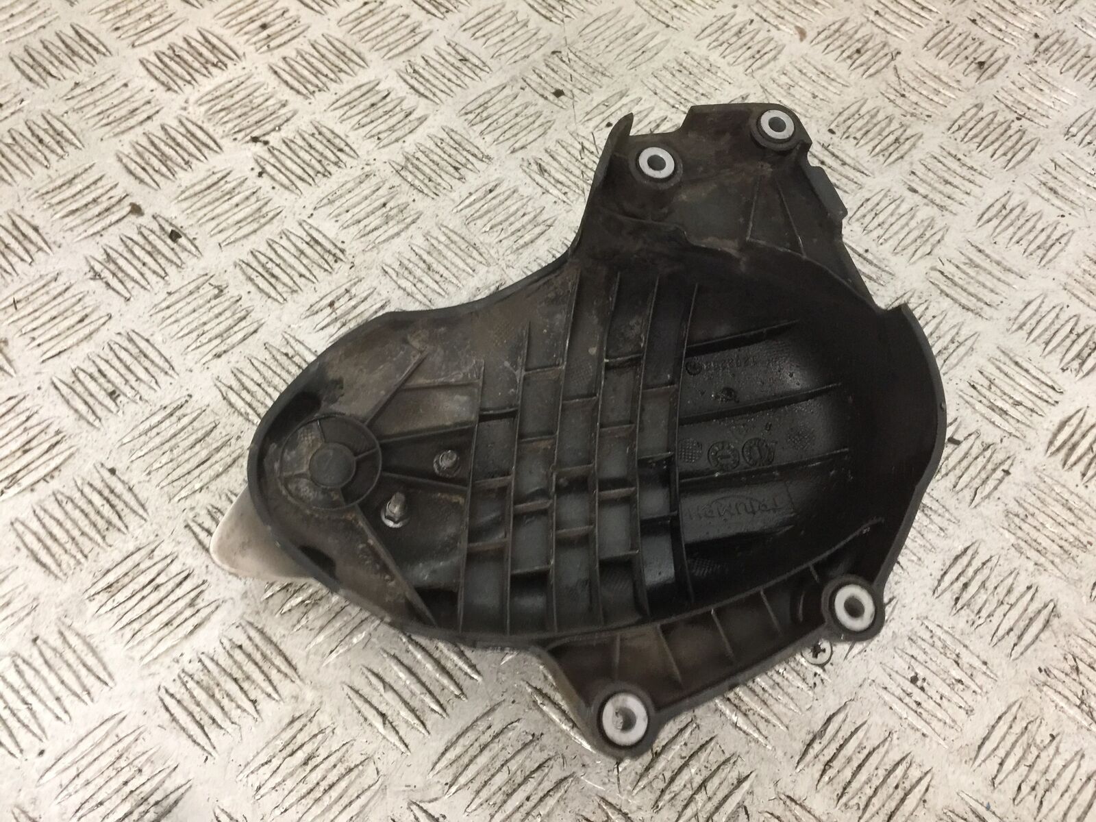 TRIUMPH 900 STREET SCRAMBLER SPROCKET COVER  YEAR 2018  (STOCK 896)