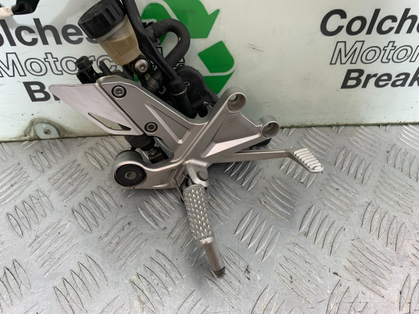 HONDA CBR1000 RR FRONT RIGHT HANGER  YEAR 2008-2011 (CMB1330)