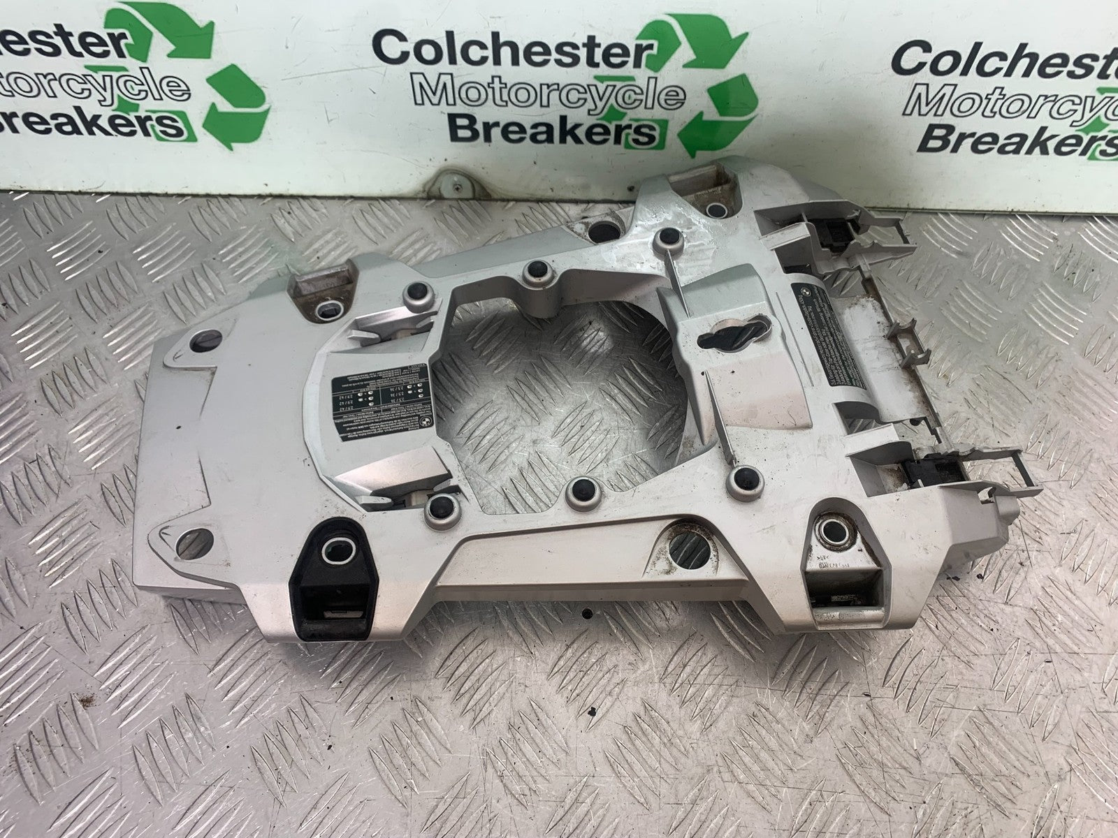 BMW R1200 R 1200 GS LOWER RACK MOUNTING PLATE  YEAR 2013-2016 (CMB1257)