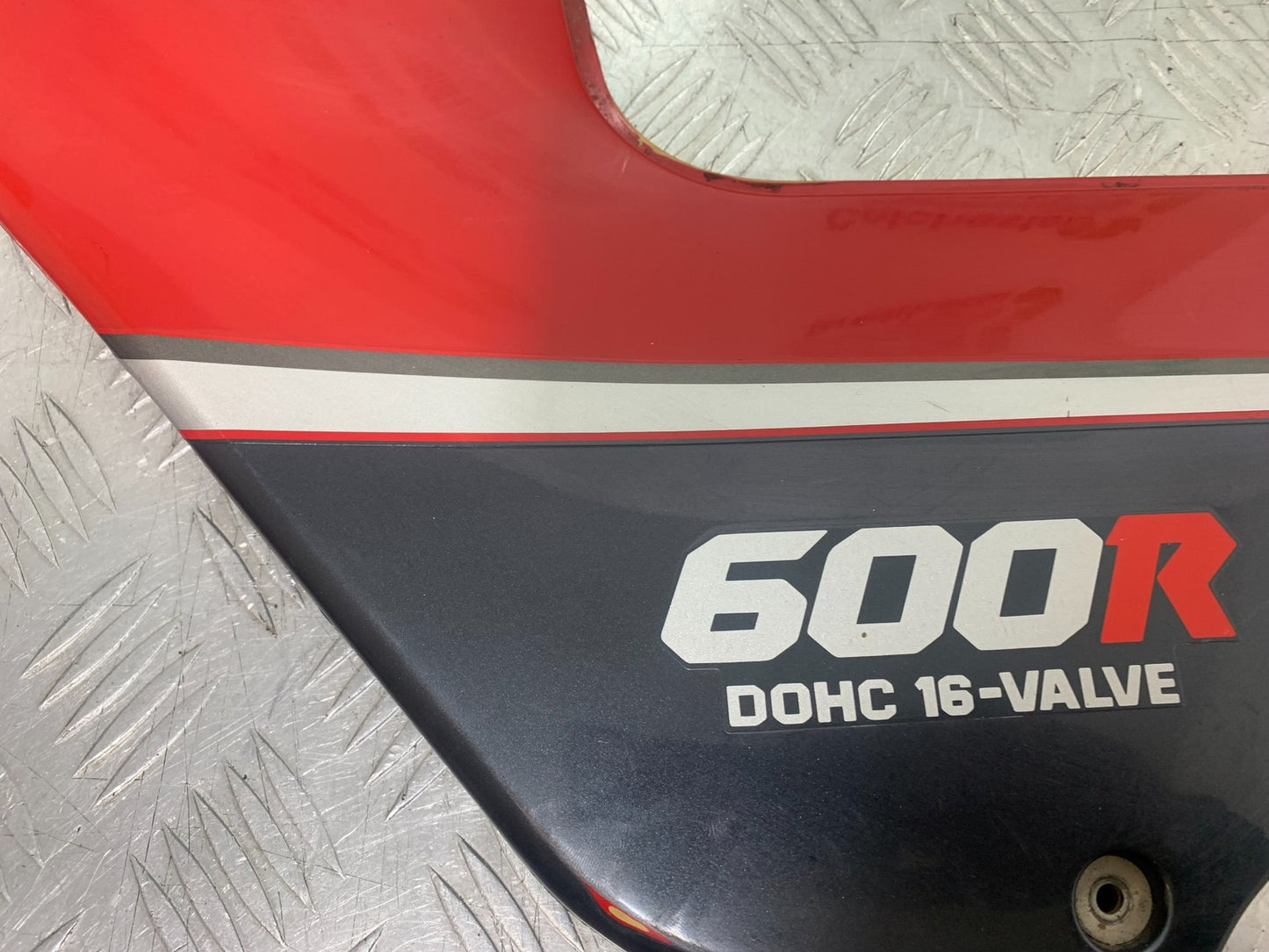 KAWASAKI GPZ600 GPZ 600 LEFT SEAT PANEL YEAR 1988-90  (CMB1258)