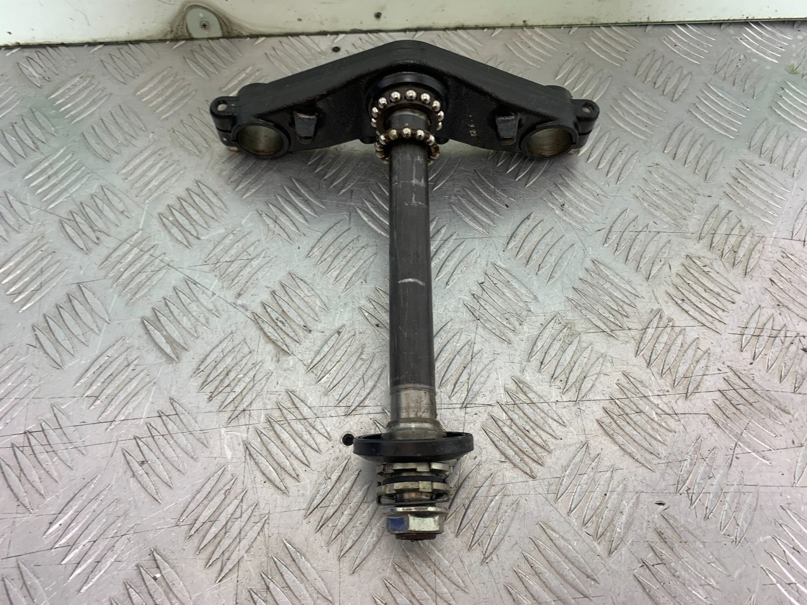 YAMAHA XMAX 300 BOTTOM YOKE   YEAR 2017-2020 (CMB1218)