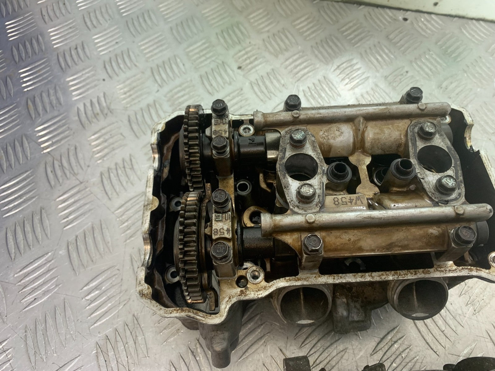 HONDA VFR800 PRE V-TEC FRONT AND REAR CYLINDER HEADS   YEAR 1998-2001 (CMB1233)