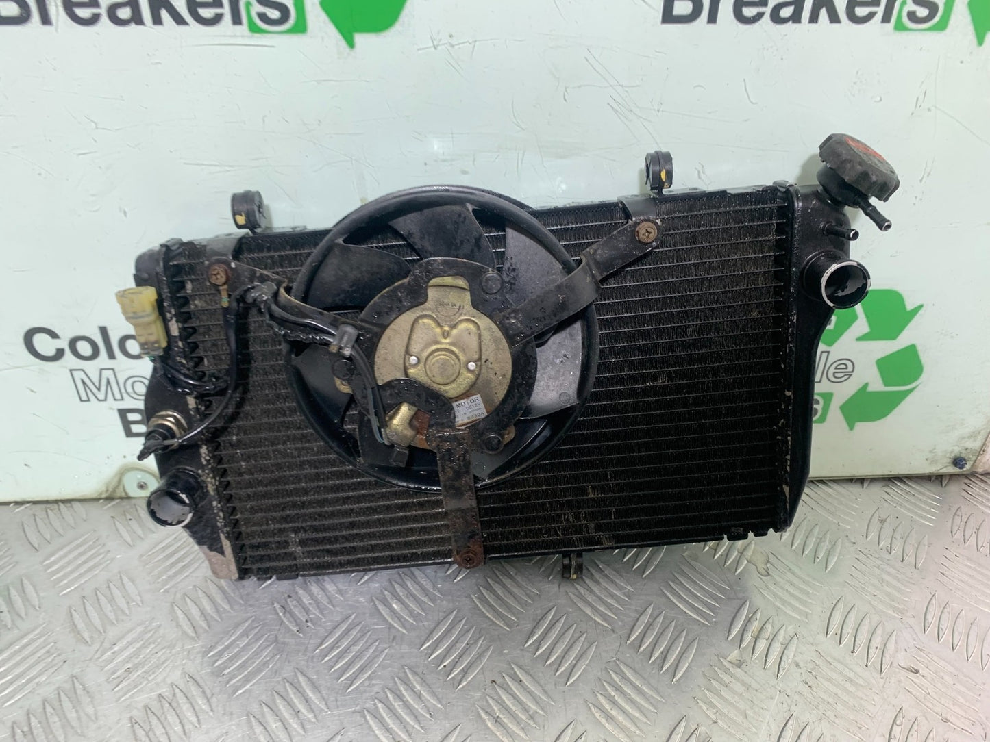 HONDA CBR1100 BLACKBIRD RADIATOR AND FAN  YEAR 1999-2005 (CMB1232)