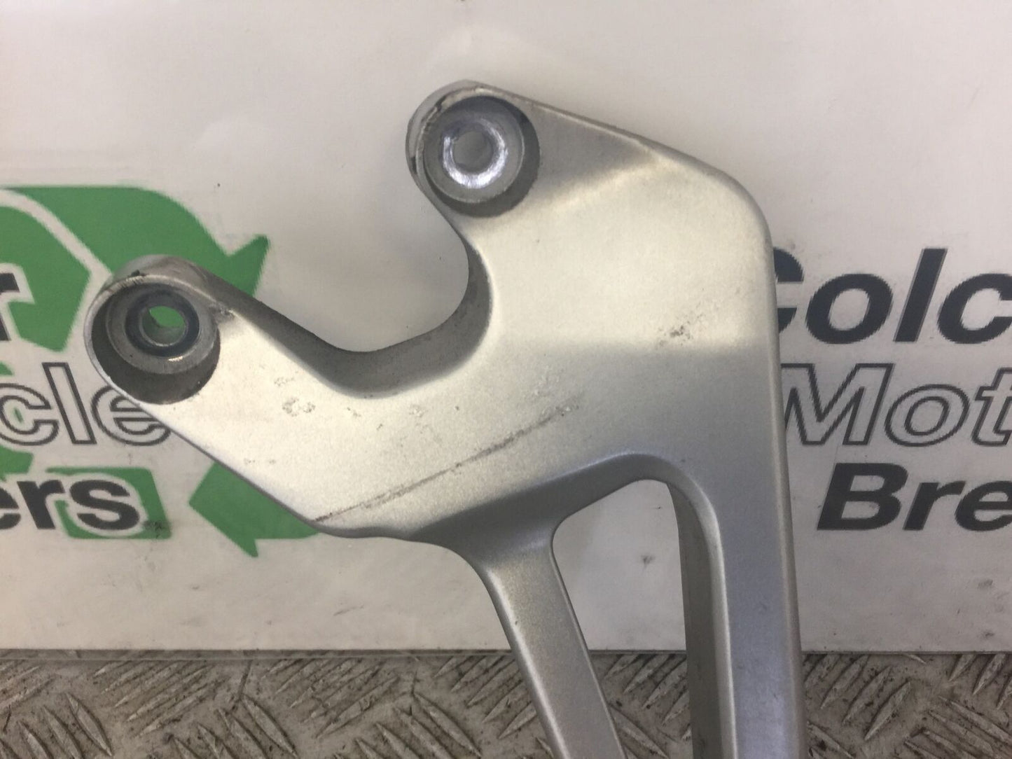 HONDA VFR800 VFR 800 RIGHT REAR HANGER  YEAR 1998-2001(PRE V-TEC) STOCK NO 288