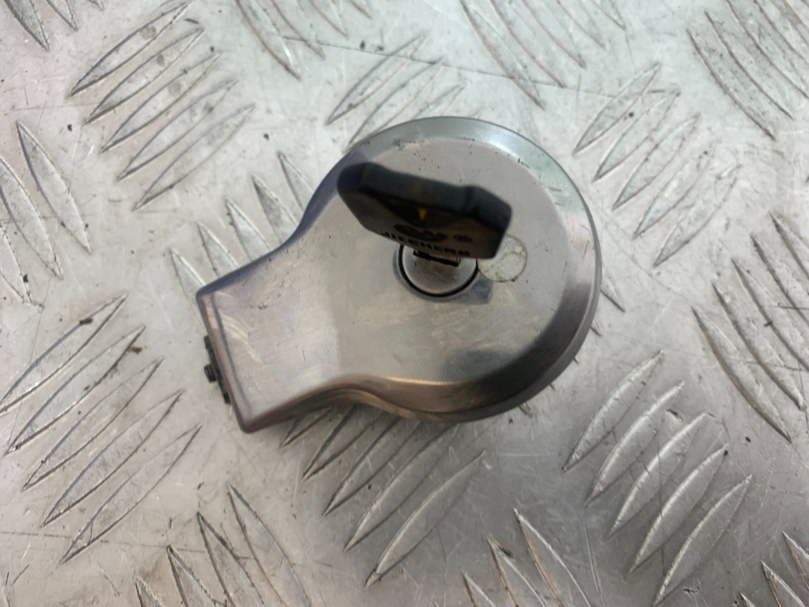 YAMAHA XV535 XV 535 VIRAGO PETROL CAP AND KEY     YEAR 1994-02 (CMB1162)