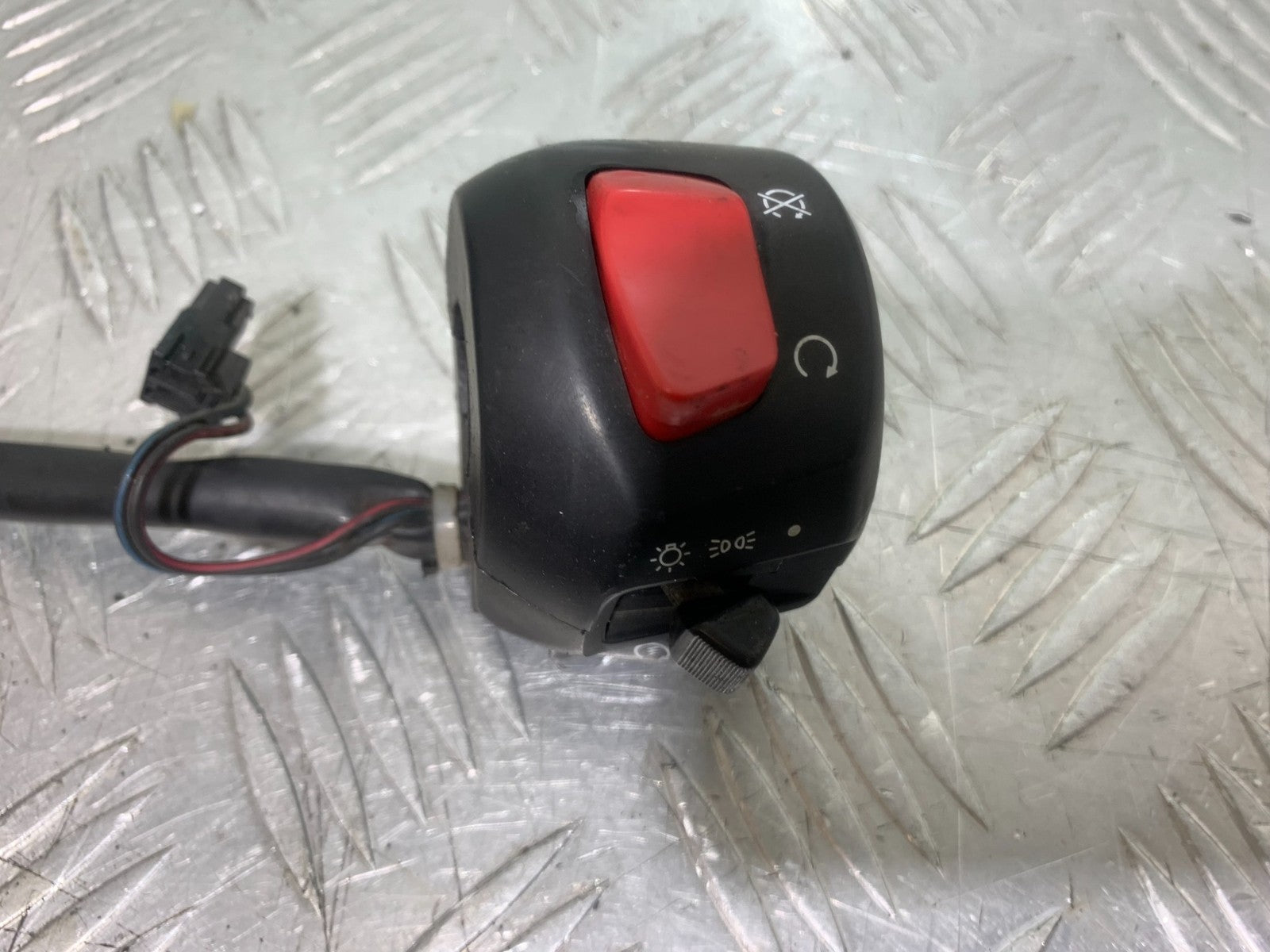 SUZUKI GS500 GS 500 RIGHT SWITCH GEAR  YEAR 2001-2008 (CMB1254)