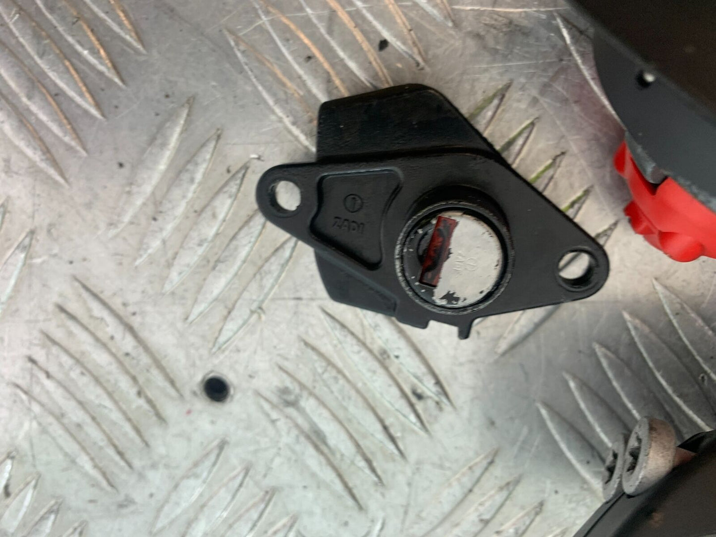 KTM 990 SUPERMOTO T ECU LOCKS KEY   YEAR 2010-2011  (CMB1127)