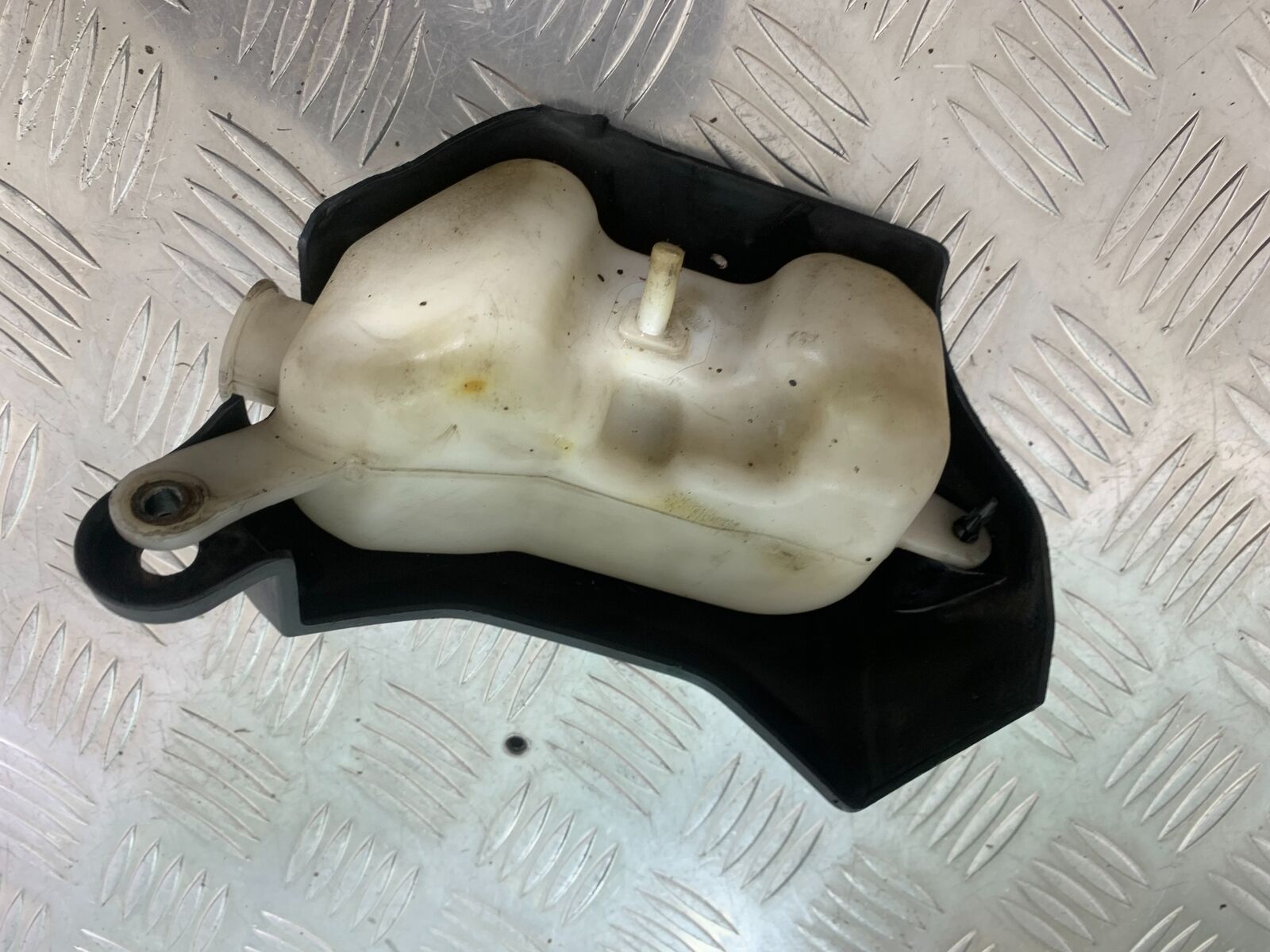 YAMAHA MT07 MT-07 COOLANT BOTTLE YEAR 2014 (STOCK 995)