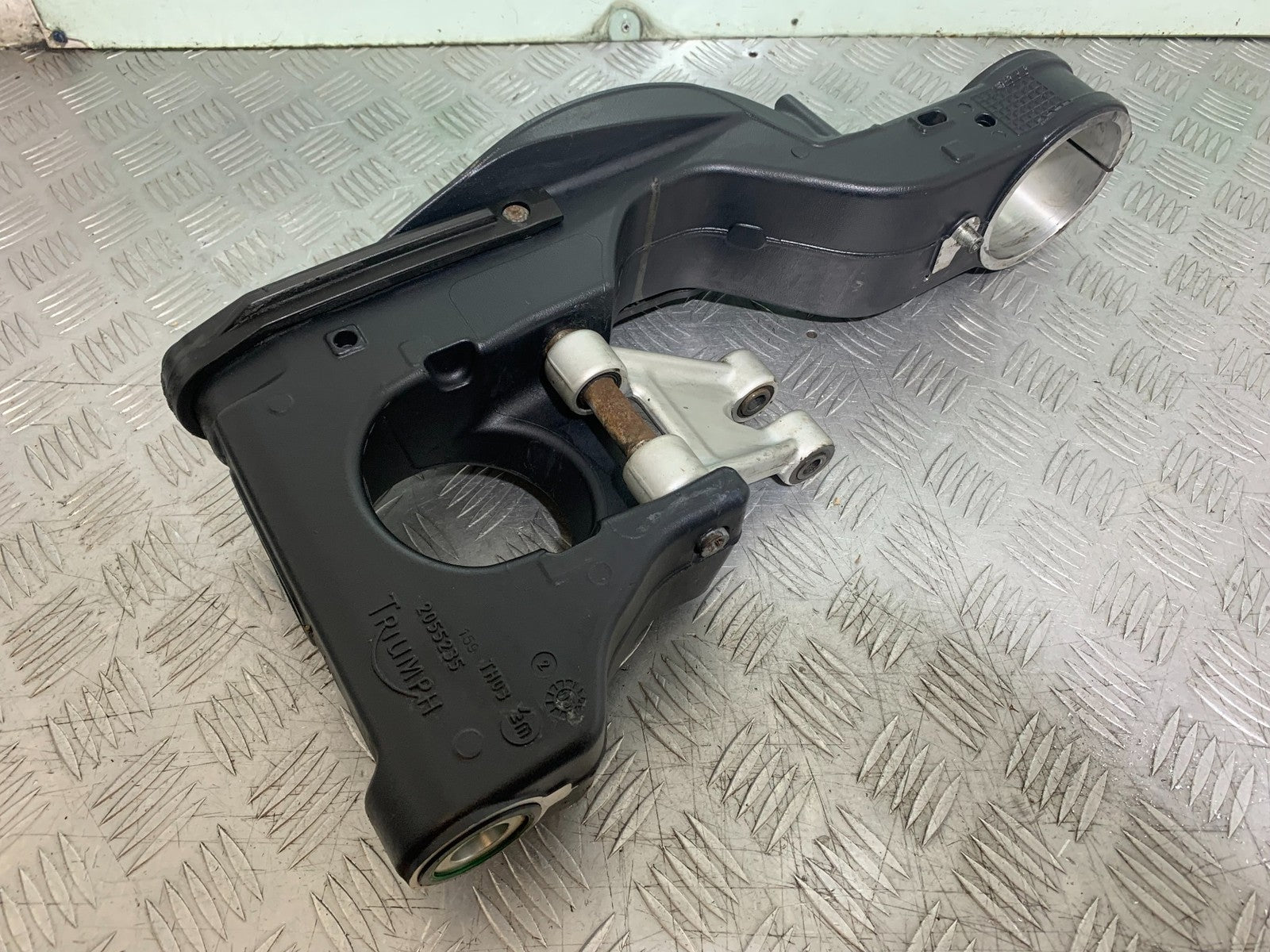 TRIUMPH 1050 SPEED TRIPLE SWINGARM  YEAR 2005-2007 (CMB1322)
