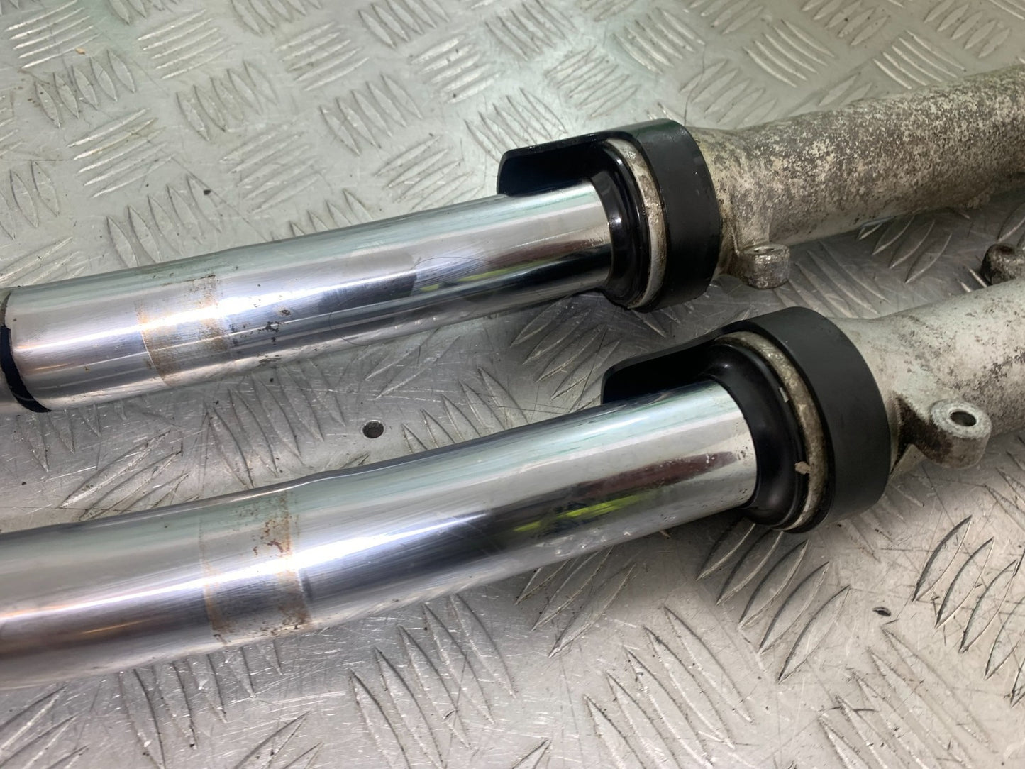 HONDA NT 700 V DEAUVILLE FORKS (BENT SOLD AS PARTS)   YEAR 2006-2011 (CMB1211)