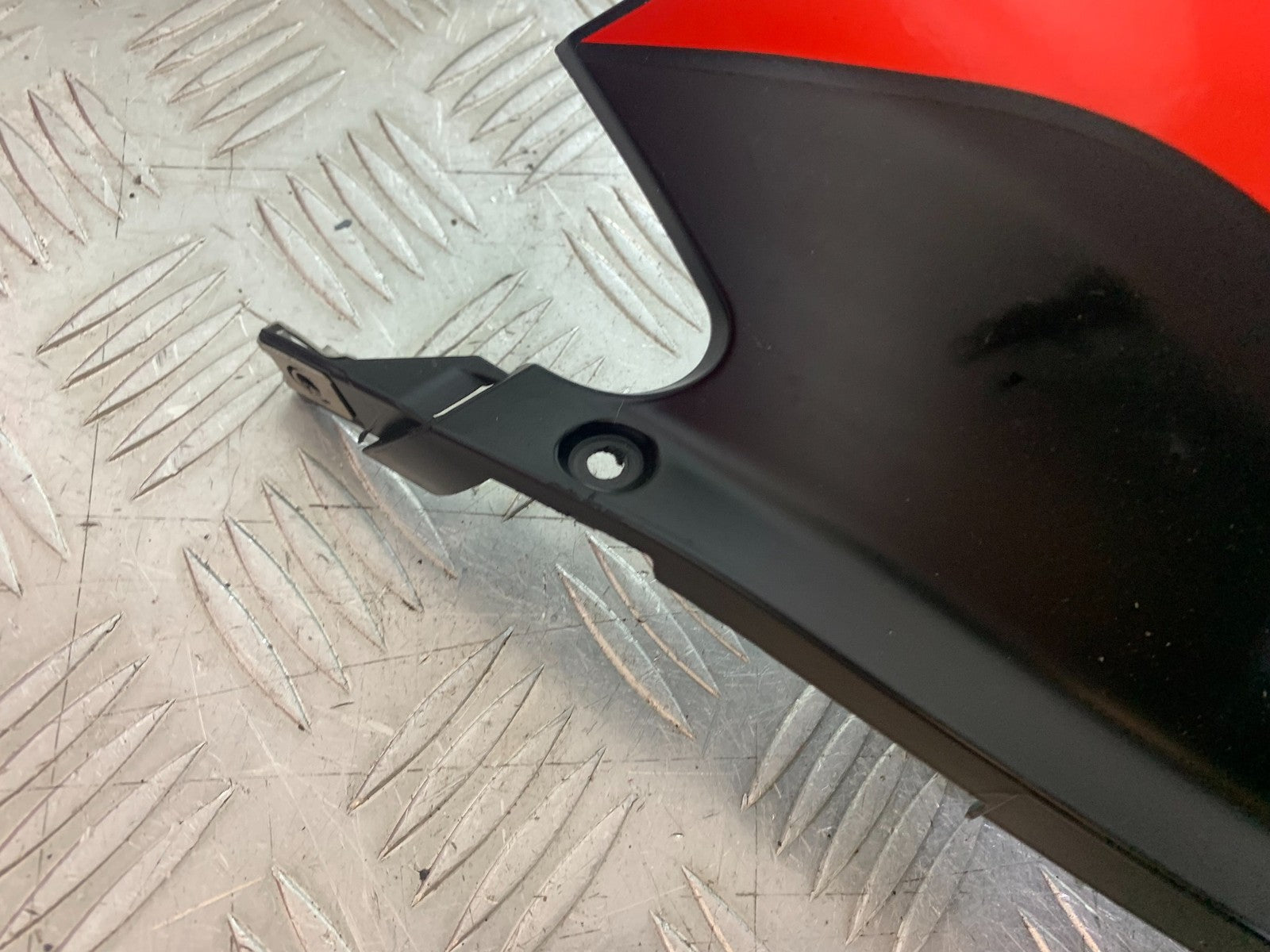 APRILIA RSV4 FACTORY LEFT AIR TUBE COVER  YEAR 2009-2012 (CMB1224)