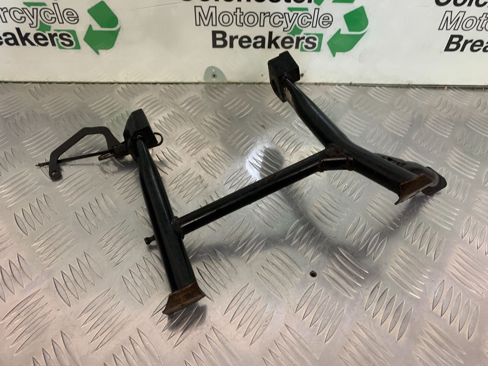 TRIUMPH 1050 SPRINT CENTER STAND  YEAR 2004-2007 (STOCK 956)