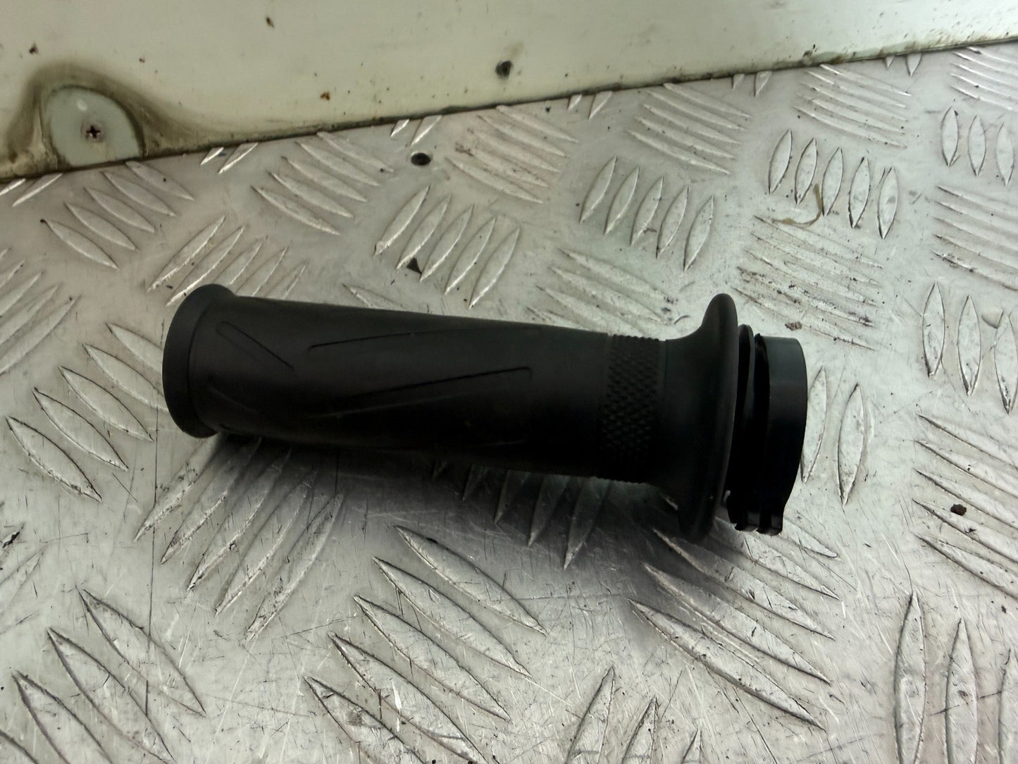 YAMAHA XT660 OEM THROTTLE TWIST GRIP YEAR 2004-2016