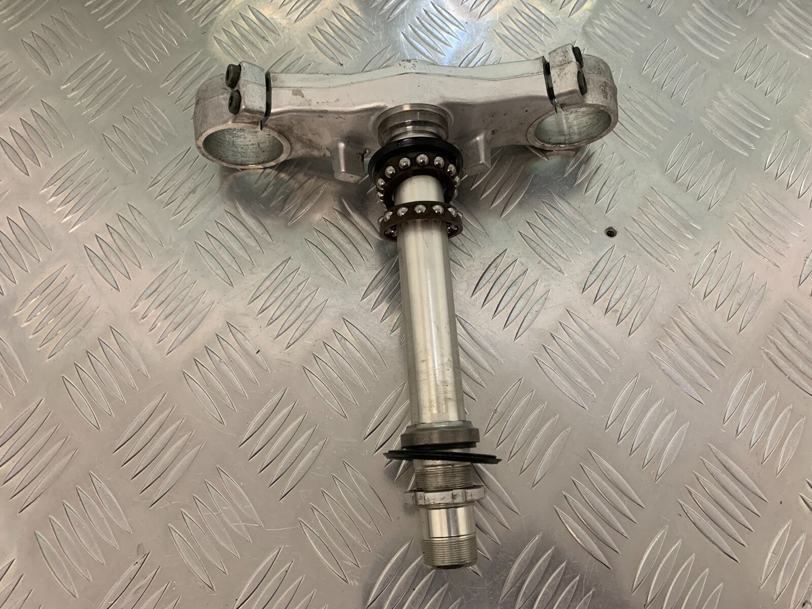 YAMAHA FJR1300 FJR 1300 BOTTOM YOKE YEAR 2001-05 (STOCK 946)