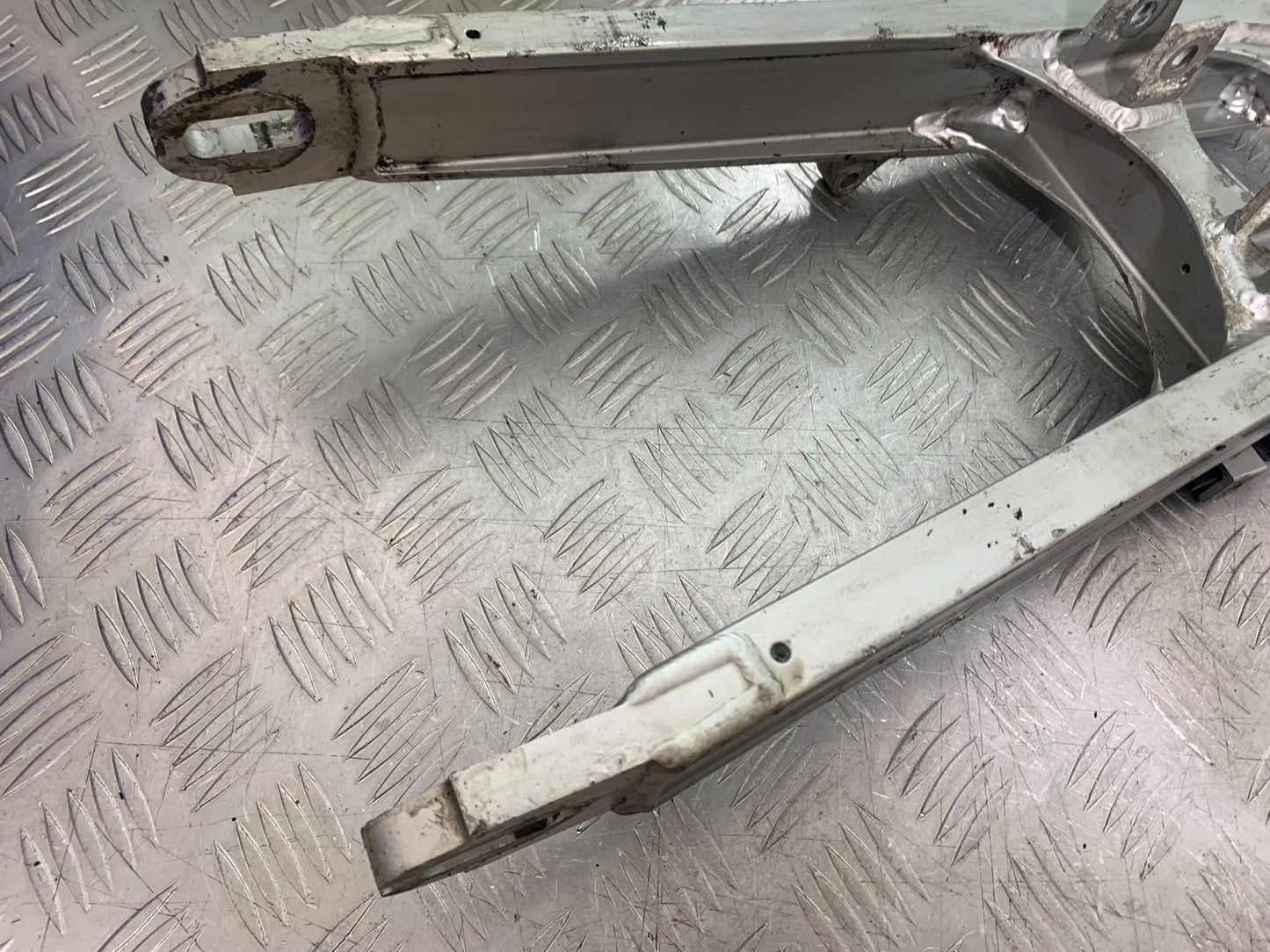 KAWASAKI GPZ600 GPZ 600 SWINGARM YEAR 1988-90 (CMB1258)