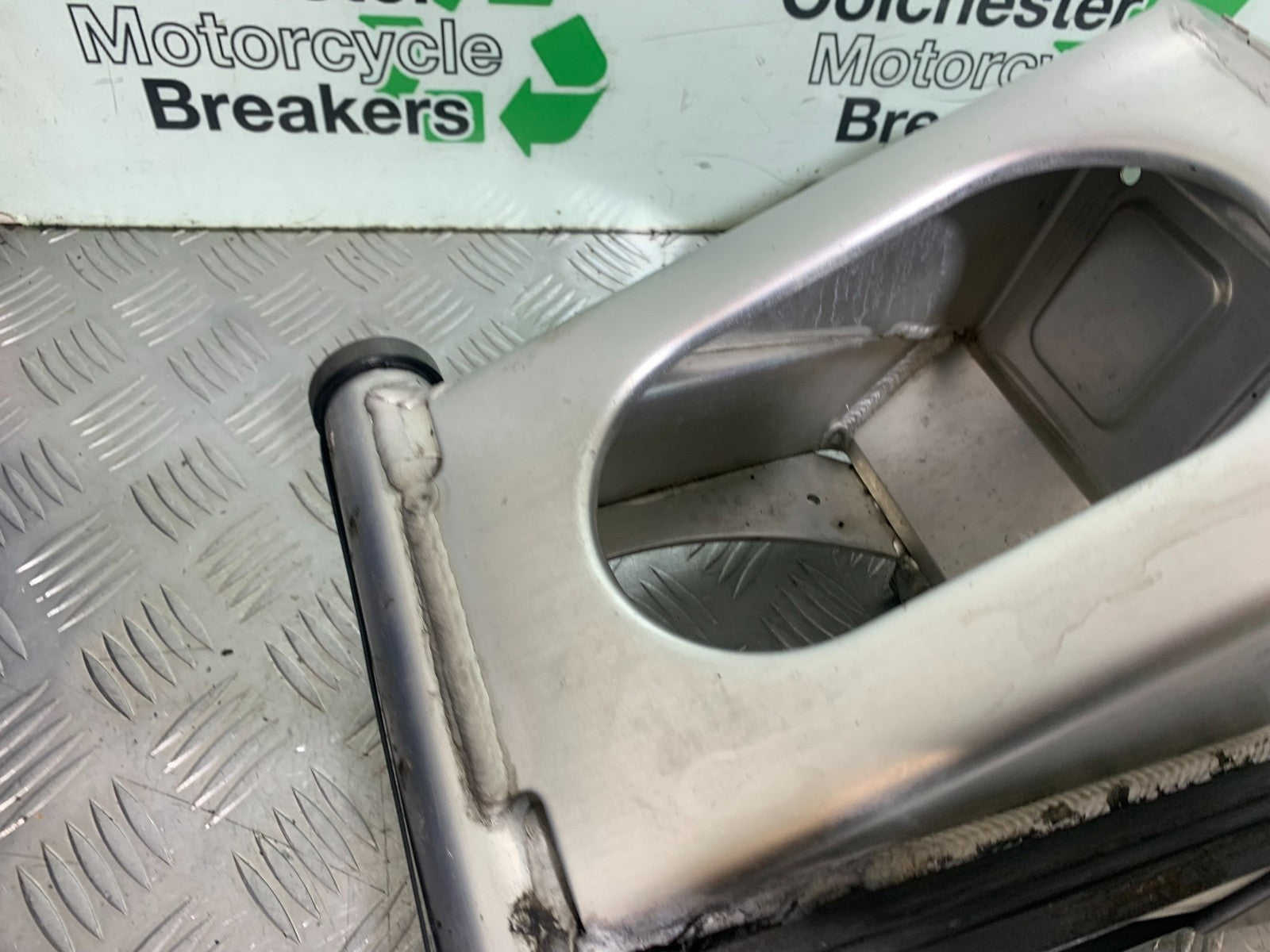 YAMAHA YZF R1 4XV SWINGARM   YEAR 1998-99 (CMB1291)