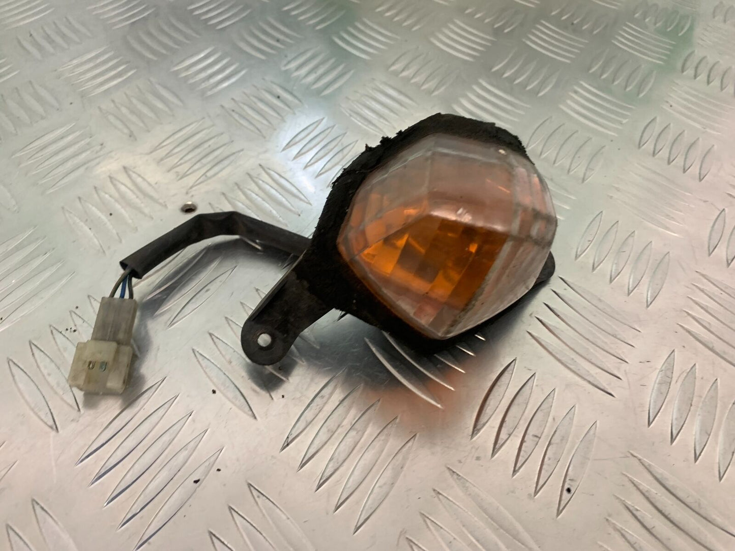 YAMAHA FJR1300 FJR 1300 FRONT LEFT INDICATOR   YEAR 2001-05 (STOCK 946)