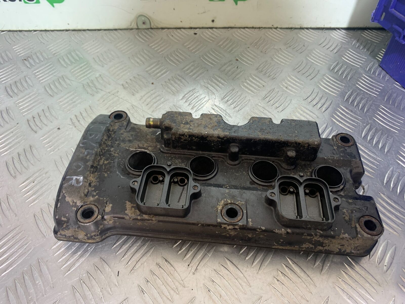 HONDA CBF600 CBF 600 ROCKER COVER  YEAR 2004 -07  (STOCK 965)