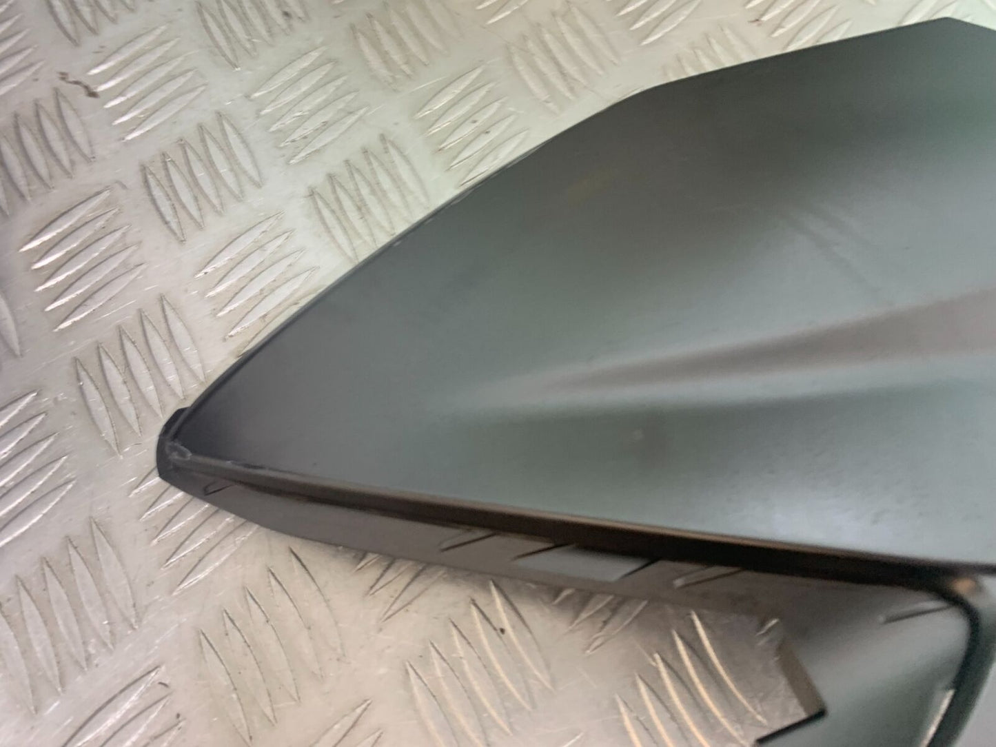 SUZUKI AN400 AN 400 BURGMAN SIDE COVER  YEAR 2017-2024 (CMB1118)