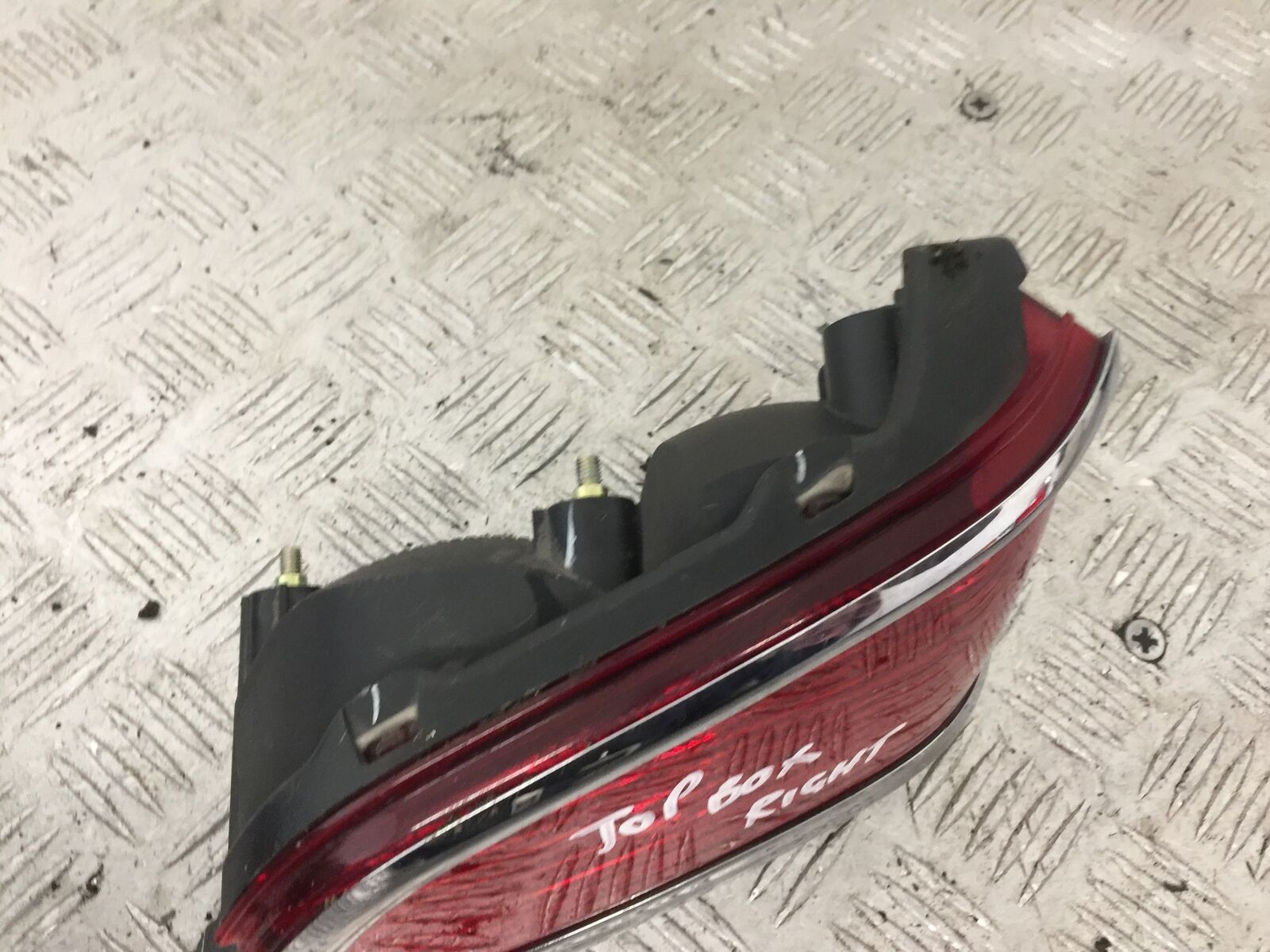 HONDA GL1800 GL 1800 RIGHT TOP BOX LIGHT  YEAR 2004-10 ABS (STOCK 890)