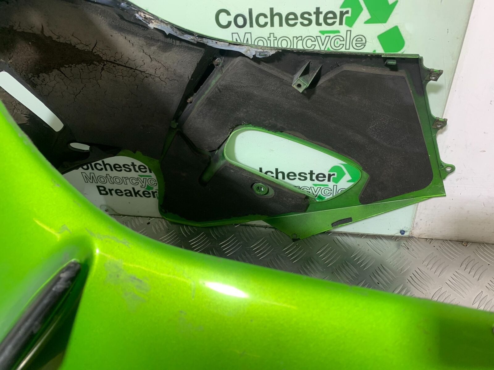 KAWASAKI ZX12R ZX12 R LEFT AND RIGHT FAIRING PANELS    YEAR 2000-01 (CMB1038)