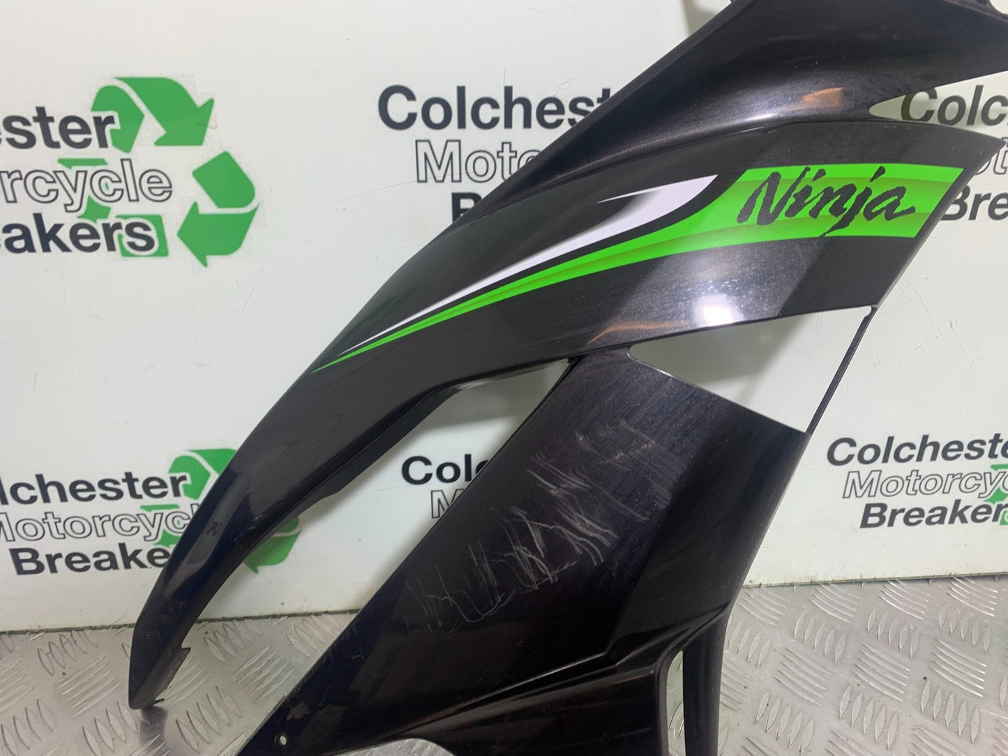 KAWASAKI ZX6R RIGHT FAIRING PANEL  YEAR 2009-2012 (CMB1136)
