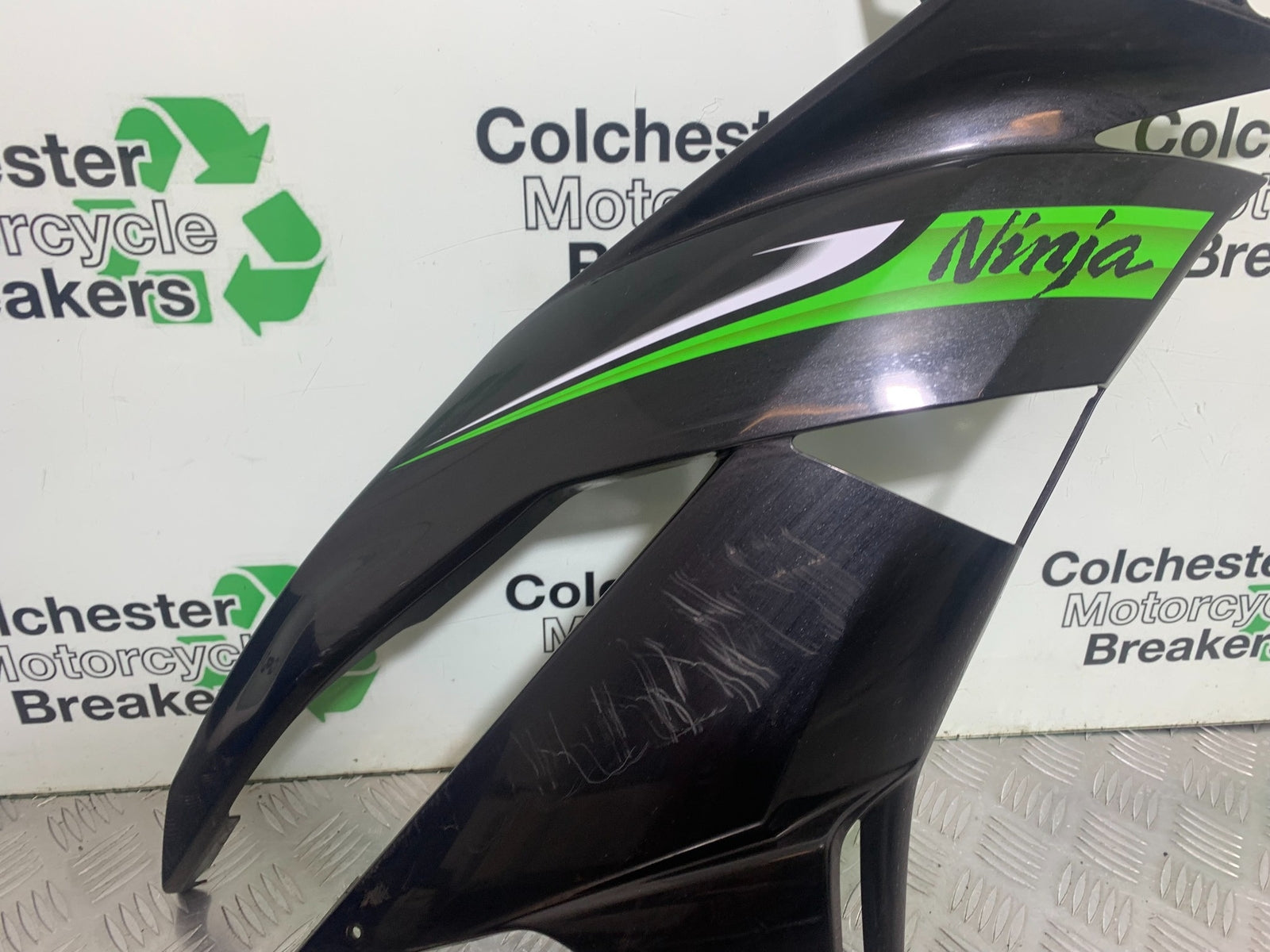 KAWASAKI ZX6R RIGHT FAIRING PANEL  YEAR 2009-2012 (CMB1136)