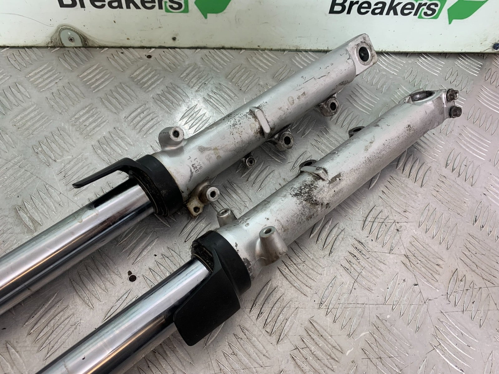 SUZUKI GSF1200 GSF 1200 BANDIT FORKS  YEAR 2001-2004 (CMB1188)