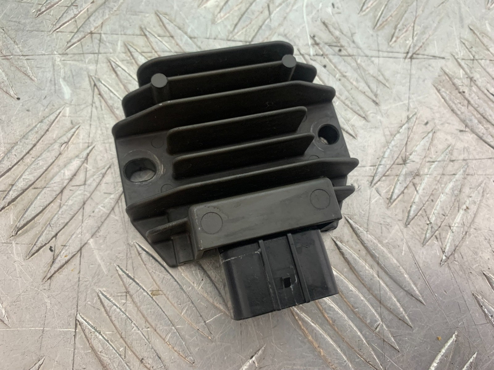 YAMAHA XSR900 XSR 900 REGULATOR  YEAR 2022-2024 (CMB1215)