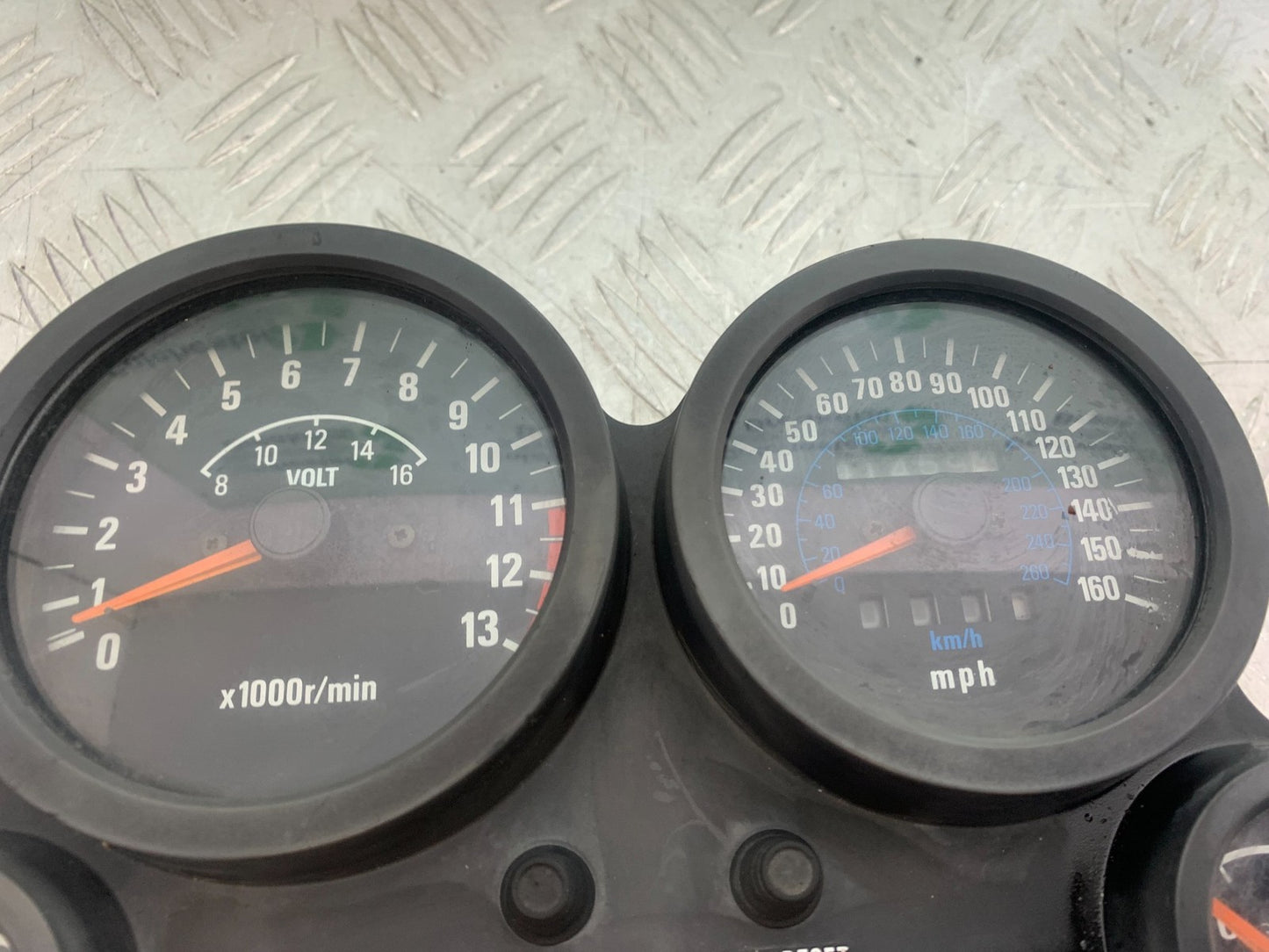 KAWASAKI GPZ600 GPZ 600 CLOCKS SPEEDO DASH  YEAR 1988-90 (CMB1258)