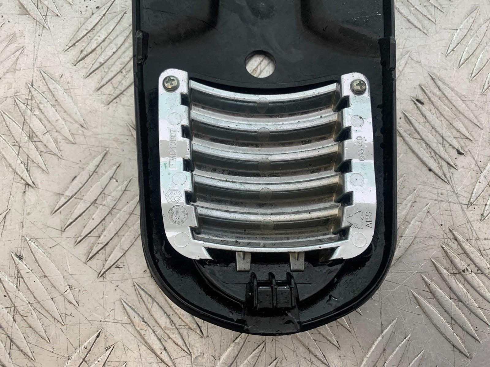 PIAGGIO VESPA GTS 125 FRONT INFILL GRILL YEAR 2009-14  (CMB1261)