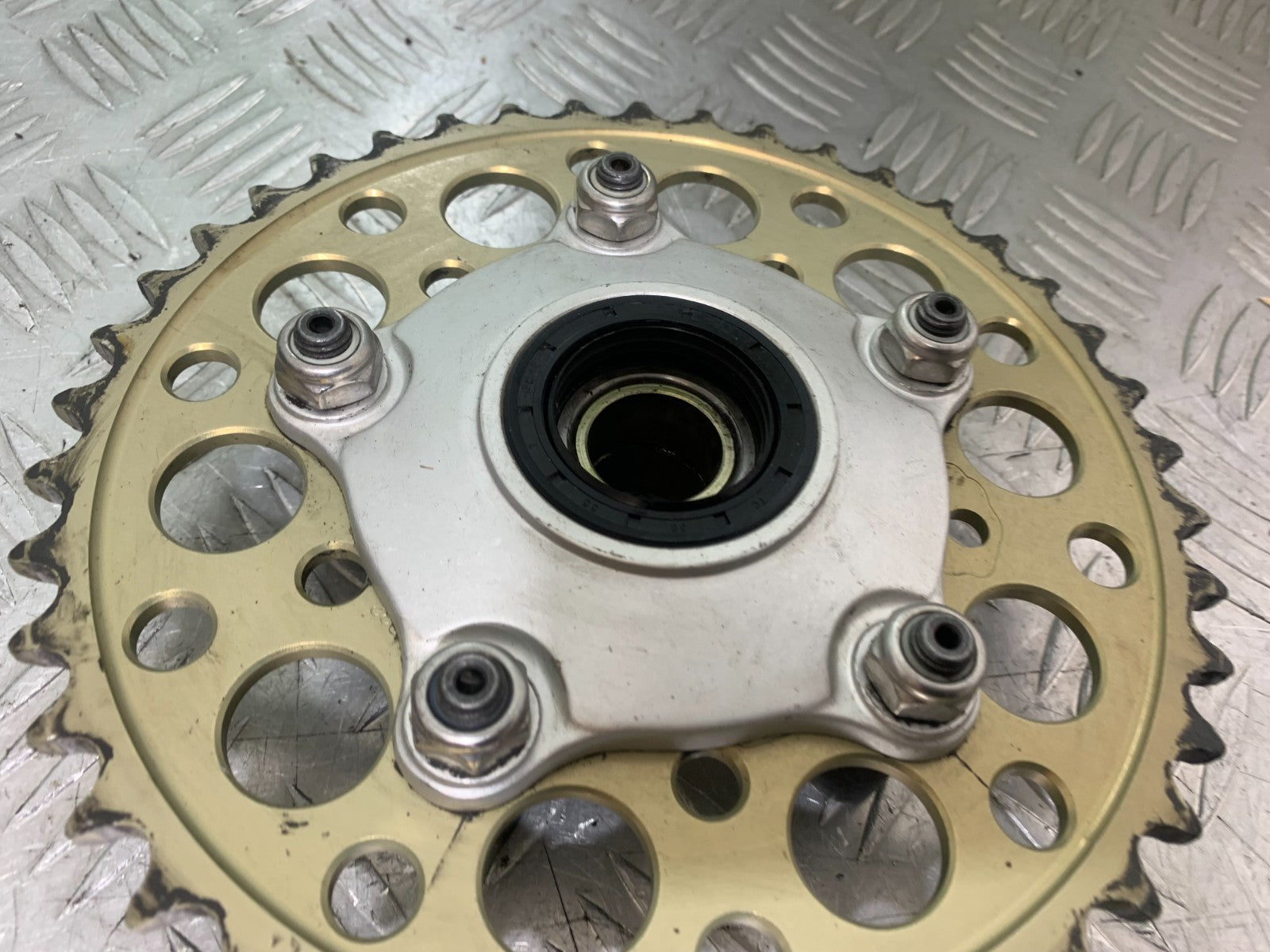 APRILIA TUONO 1000 V4R SPROCKET CARRIER  YEAR 2011-13  (CMB1331)