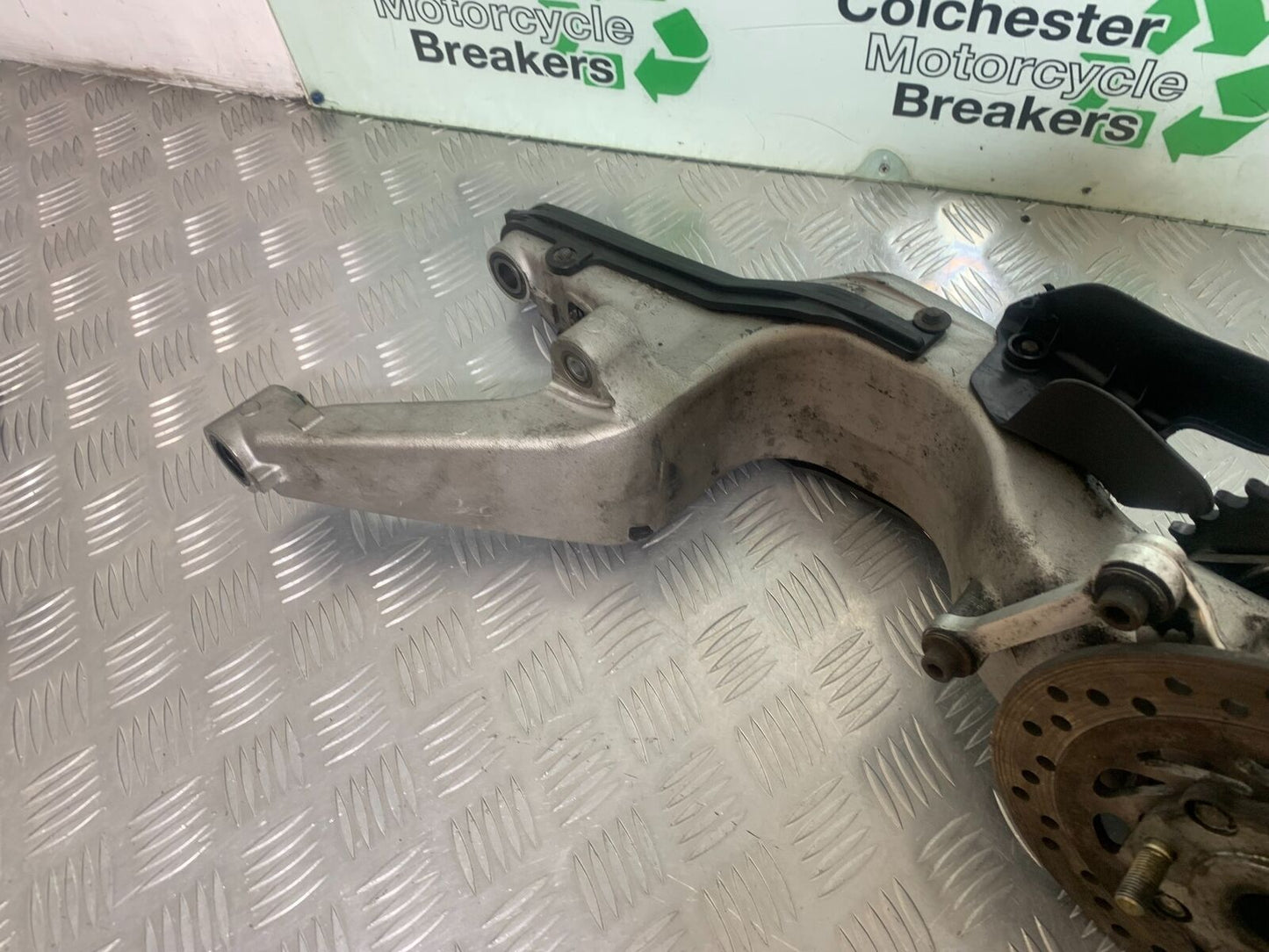 HONDA VFR800 VFR 800 V-TEC SWINGARM  YEAR 2002 -09 (CMB1012)