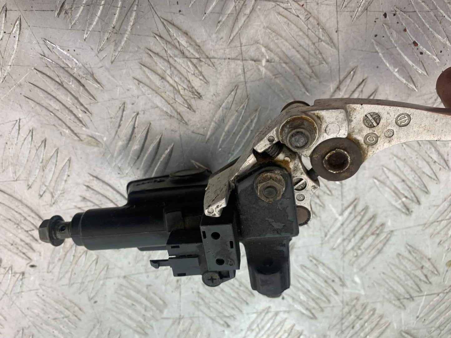YAMAHA YZF1000 THUNDERACE CLUTCH MASTER CYLINDER  YEAR 1997-2000 (CMB1204)
