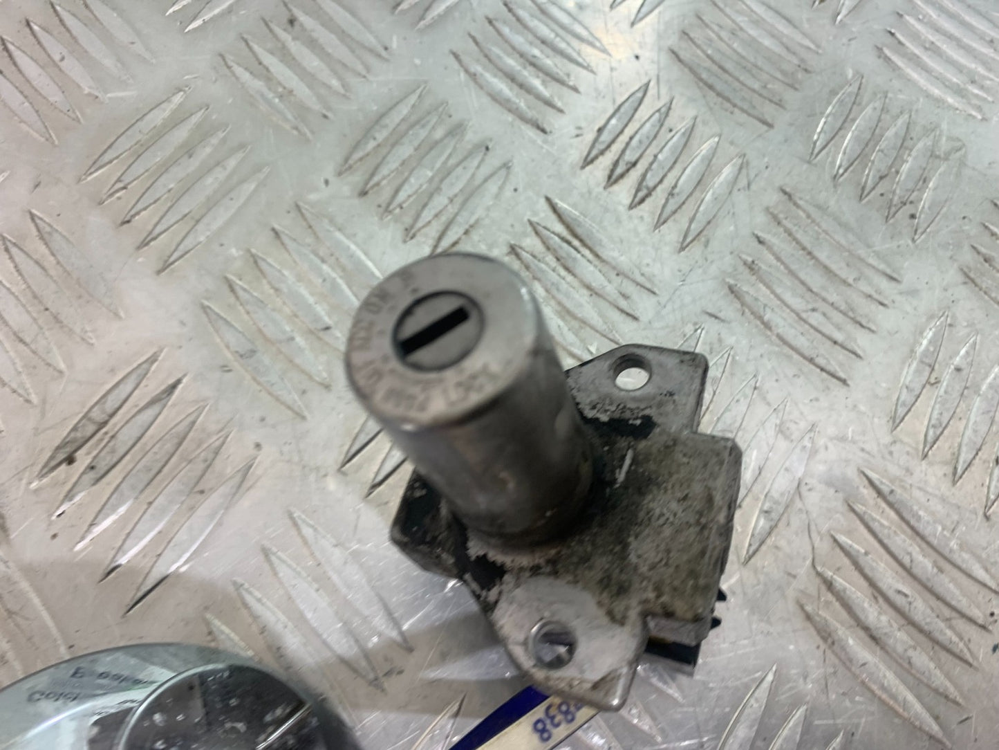 HONDA GL500 GL 500 SILVERWING IGNITION PETROL CAP & KEY   YEAR 1981-82 (CMB1168)