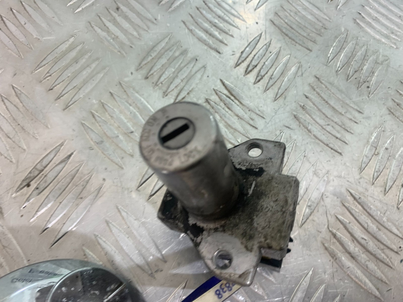 HONDA GL500 GL 500 SILVERWING IGNITION PETROL CAP & KEY   YEAR 1981-82 (CMB1168)