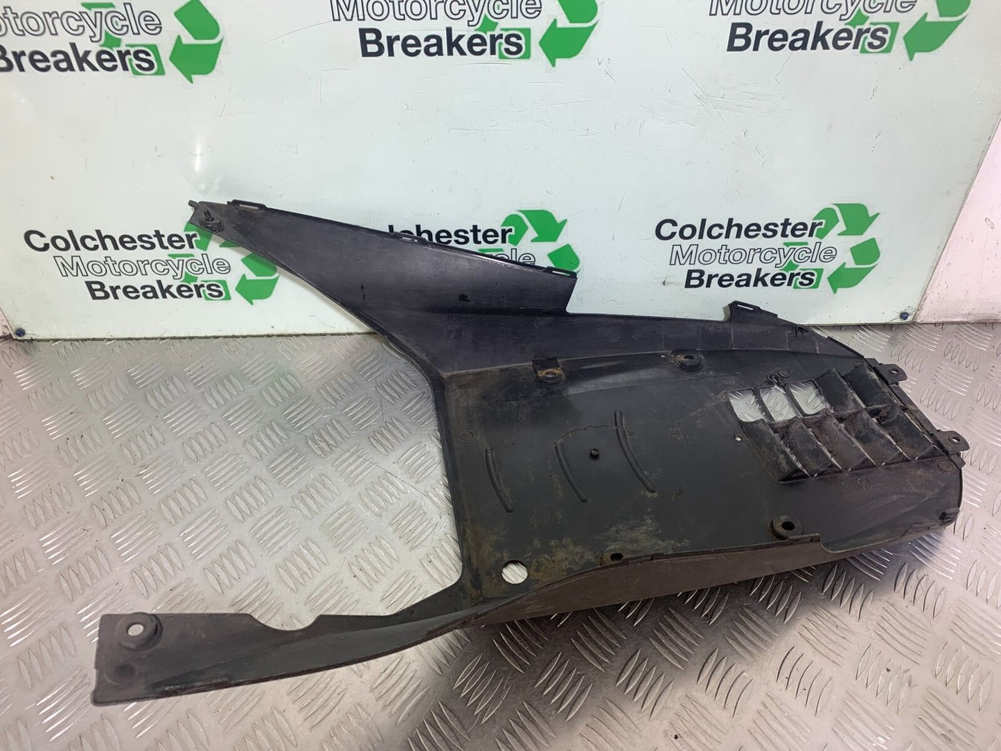 SUZUKI AN 200 UN 200 BURGMAN BELLYPAN  YEAR 2007-09 (CMB1128)