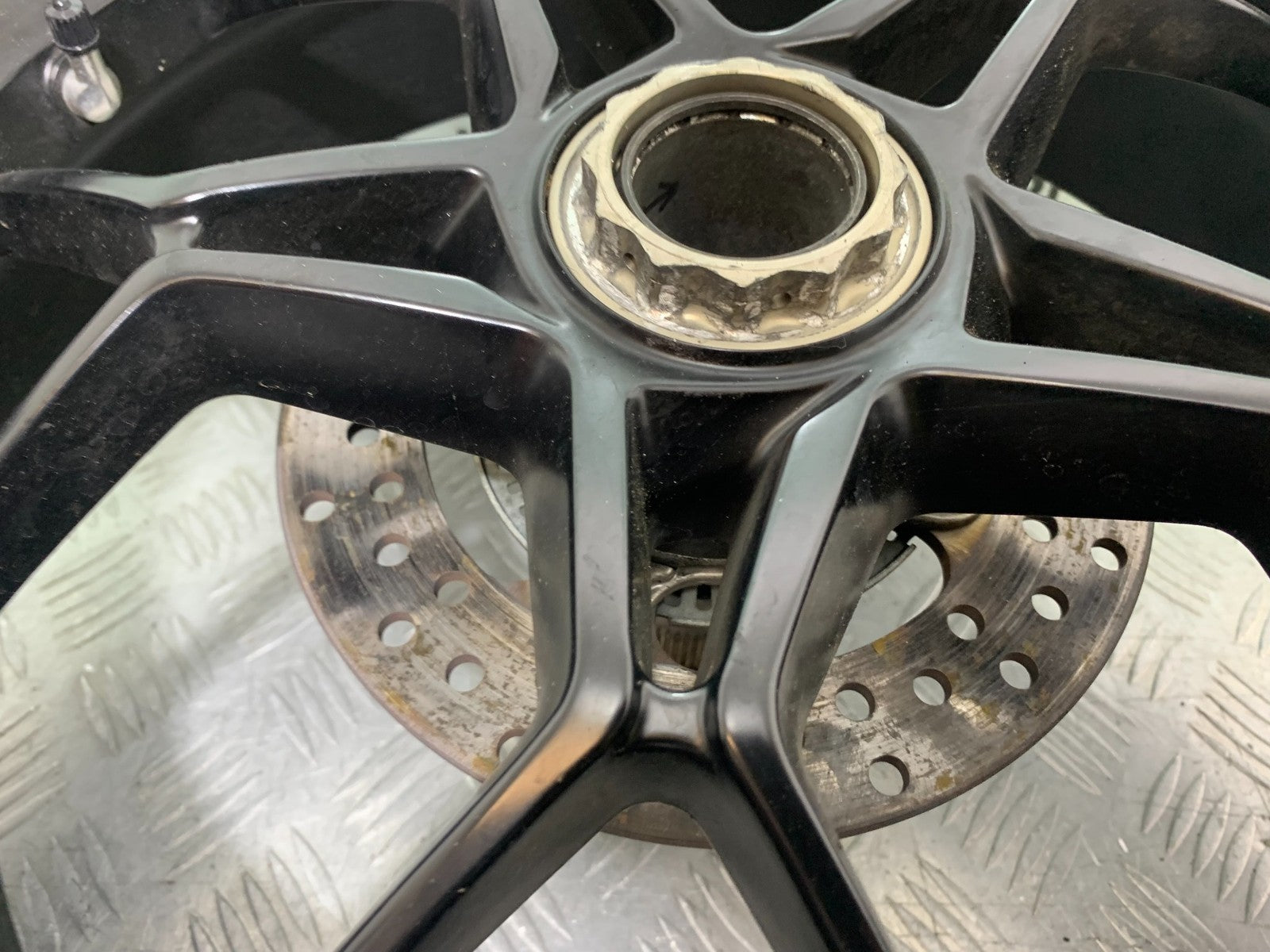 MV AGUSTA 675 F3 REAR WHEEL DISC SPINDLE   YEAR 2012-2016 (CMB1302)