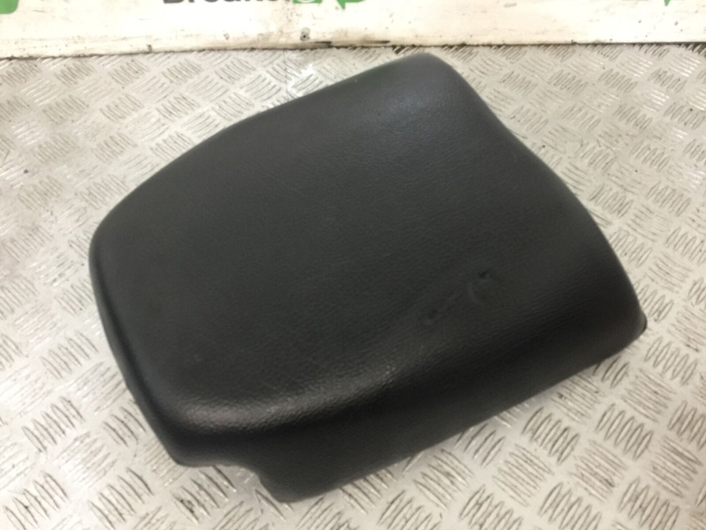 TRIUMPH 955i TIGER REAR SEAT YEAR 2001-2006 (STOCK 818)