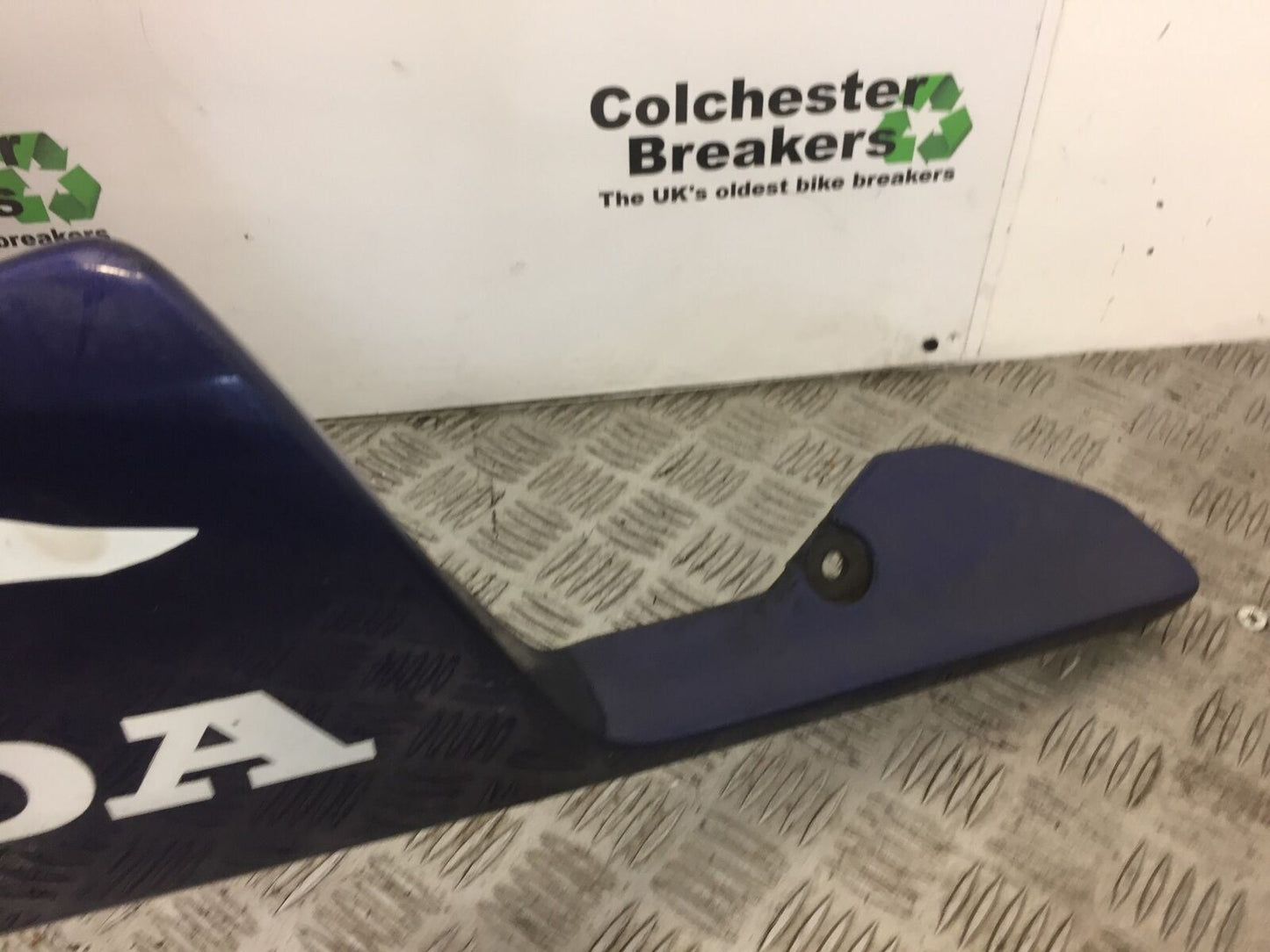 HONDA CBR 900 CBR900 FIREBLADE LEFT BELLYPAN  YEAR 1998 1999