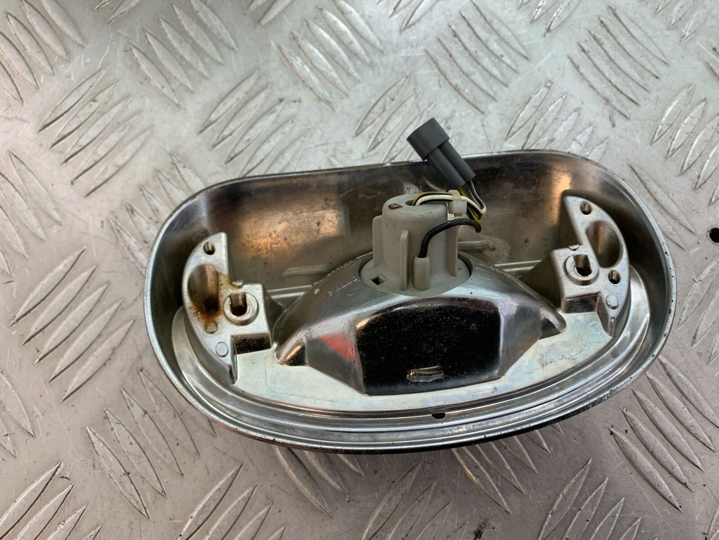 VESPA 125 ET4 REAR LIGHT  YEAR 1997-2000  (CMB1068)