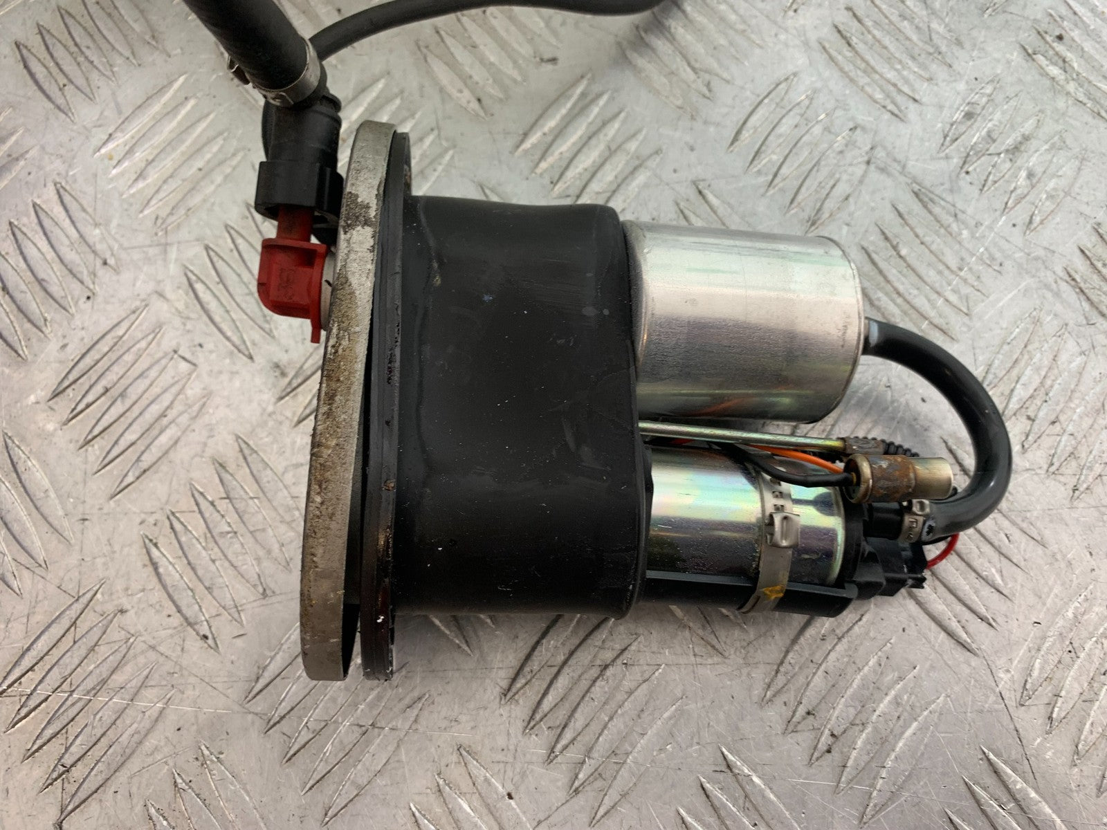 APRILIA TUONO 1000 V4R PETROL PUMP  YEAR 2011-13  (CMB1316)