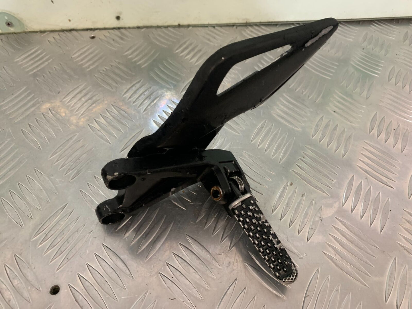 HONDA CBR1000 rr FIREBLADE FRONT LEFT HANGER & PEG   YEAR 2008-2011 (STOCK 986)