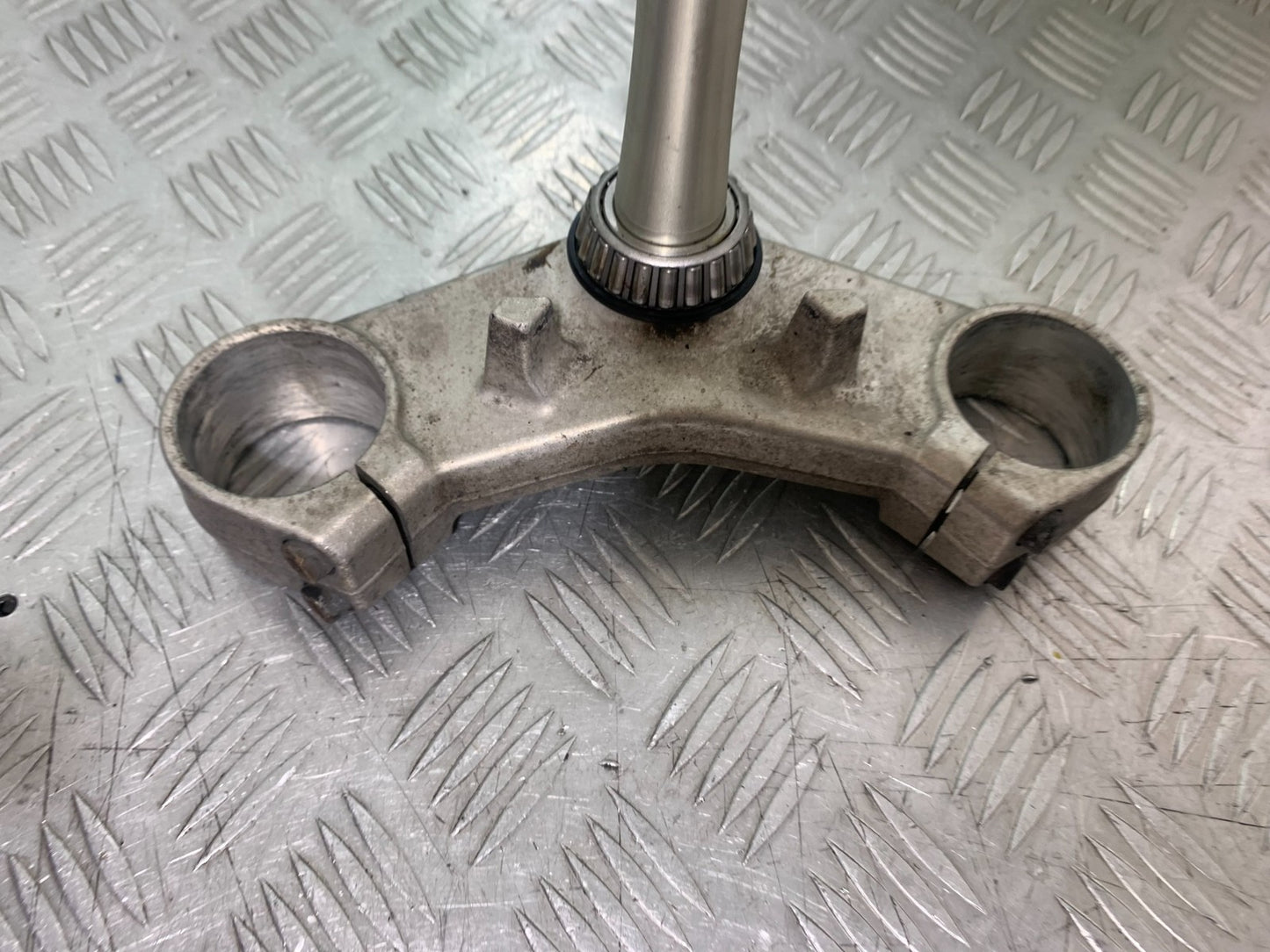 SUZUKI DL1000 V-STROM BOTTOM YOKE  YEAR 2014-2019 (CMB1325)