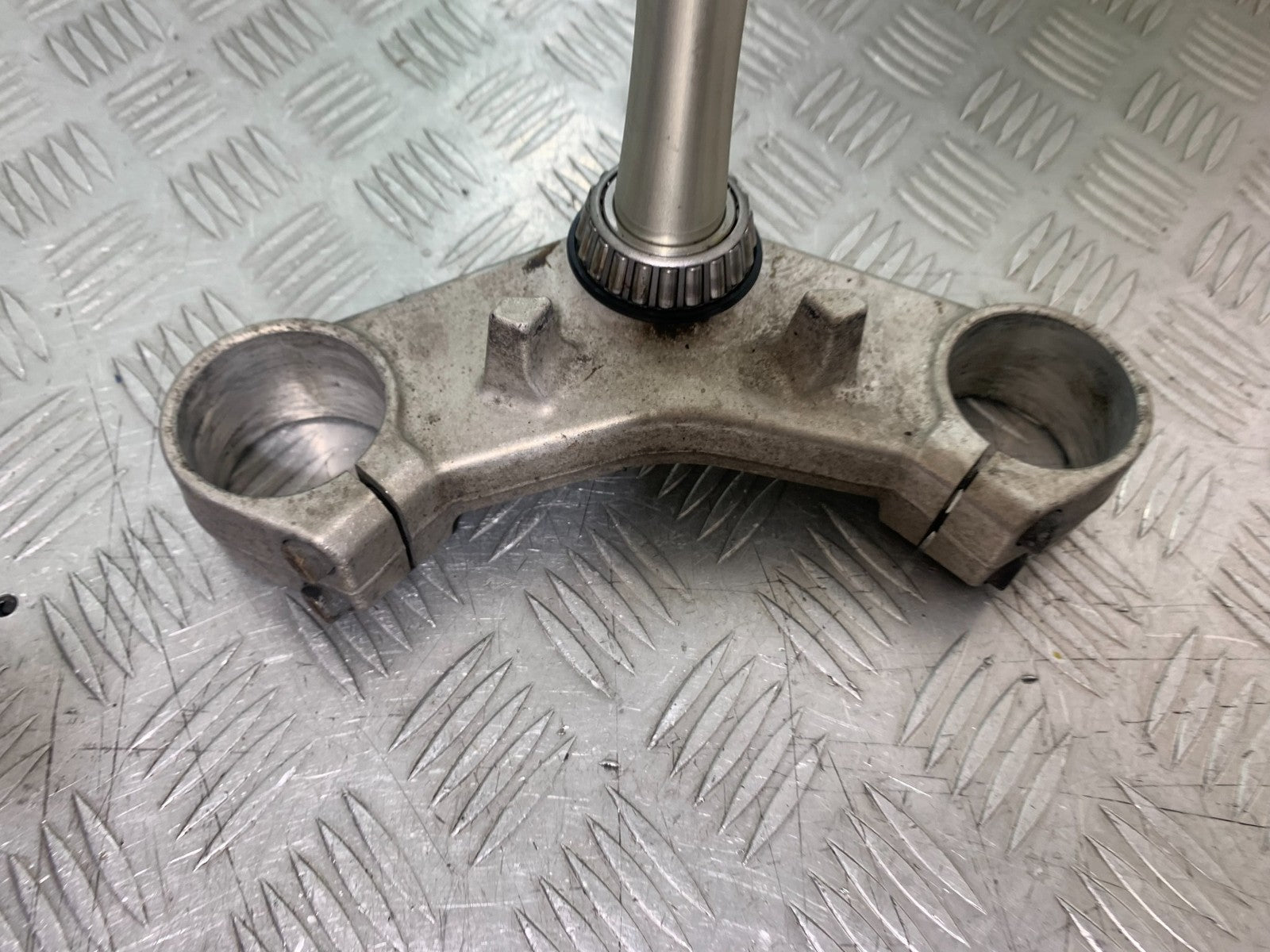 SUZUKI DL1000 V-STROM BOTTOM YOKE  YEAR 2014-2019 (CMB1325)