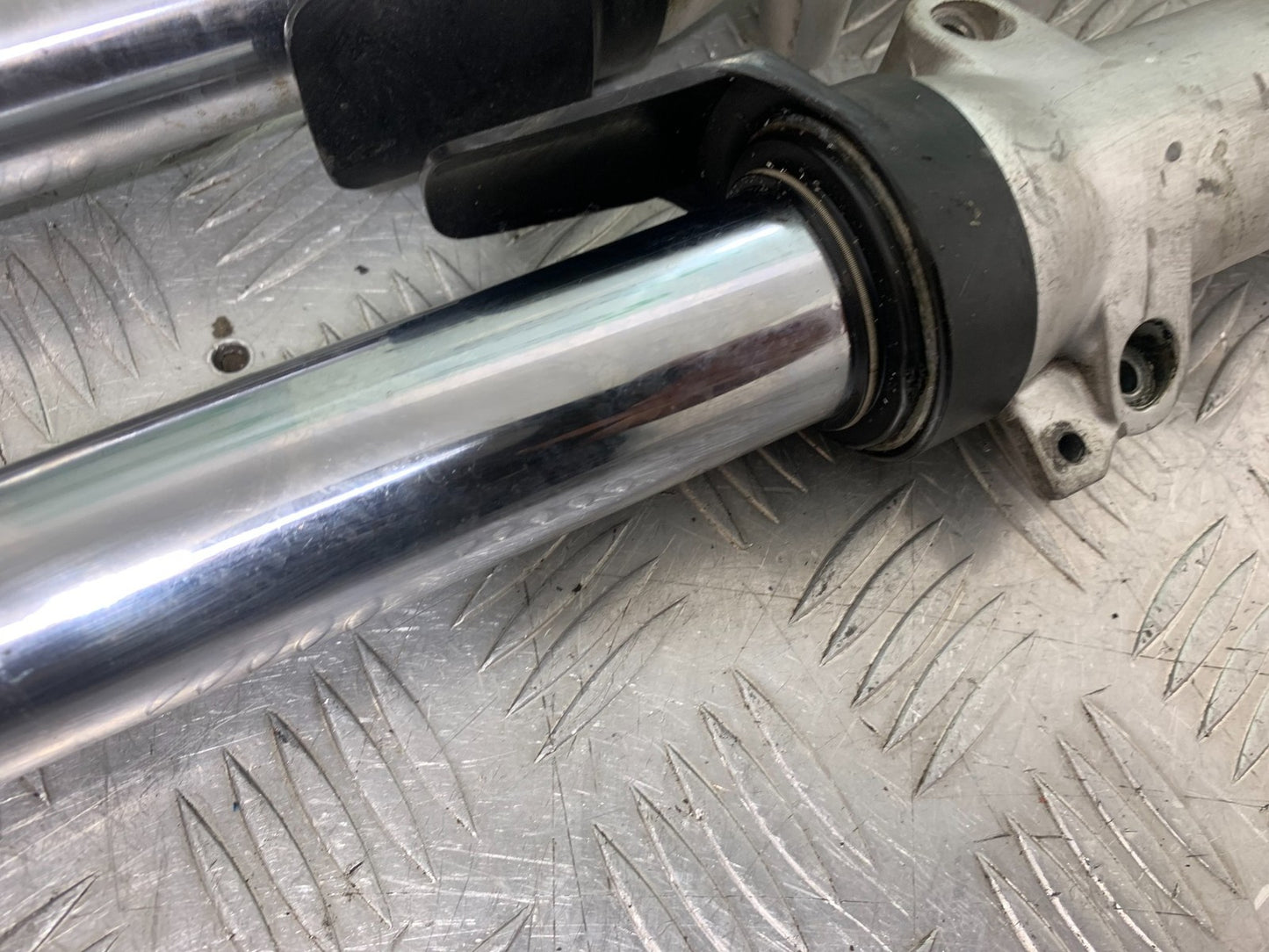 SUZUKI GSF1200 GSF 1200 BANDIT FORKS  YEAR 2001-2004 (CMB1188)