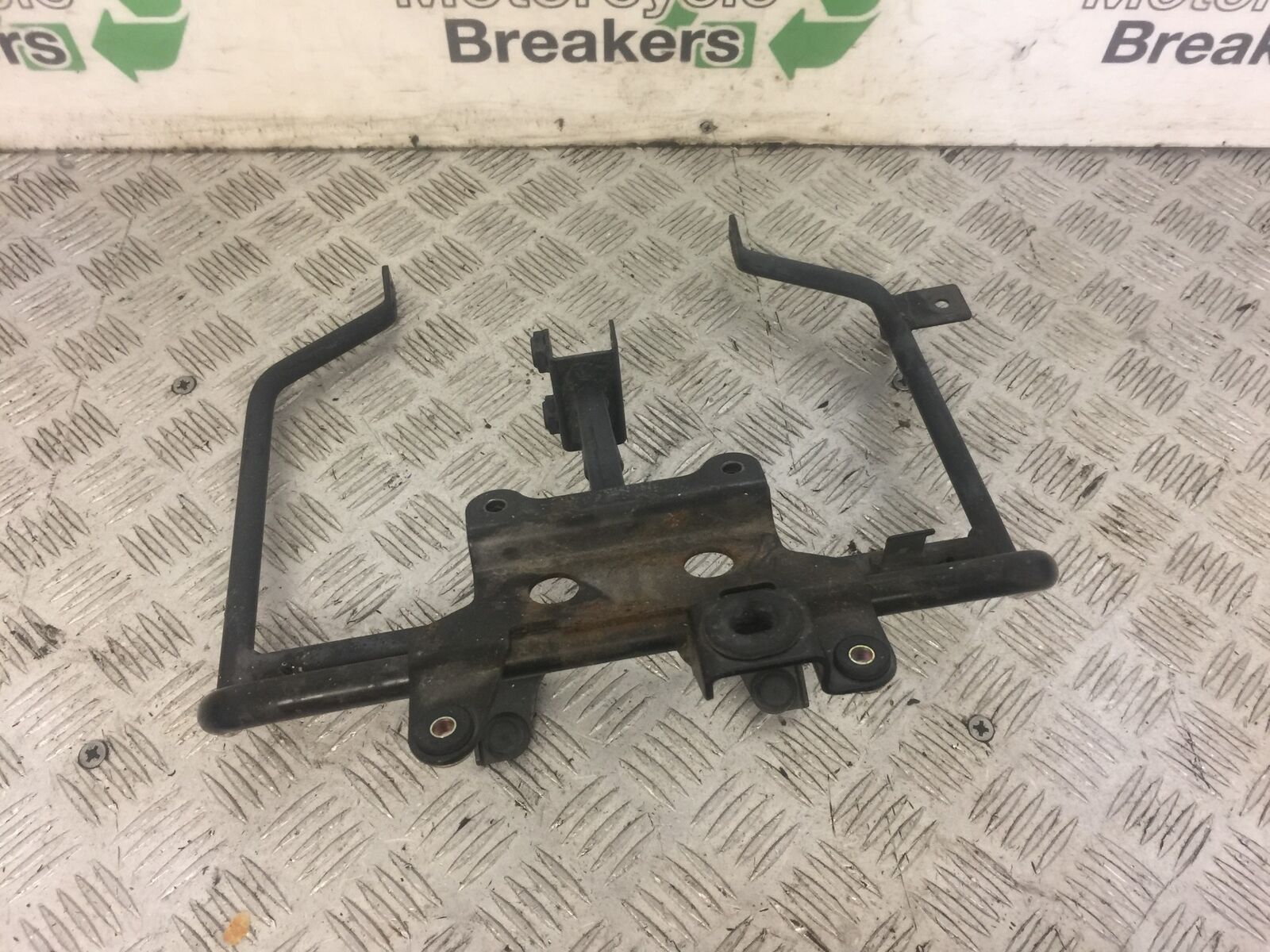 HONDA XL125 VARADERO FAIRING BRACKET  YEAR 2004 (STOCK 629)